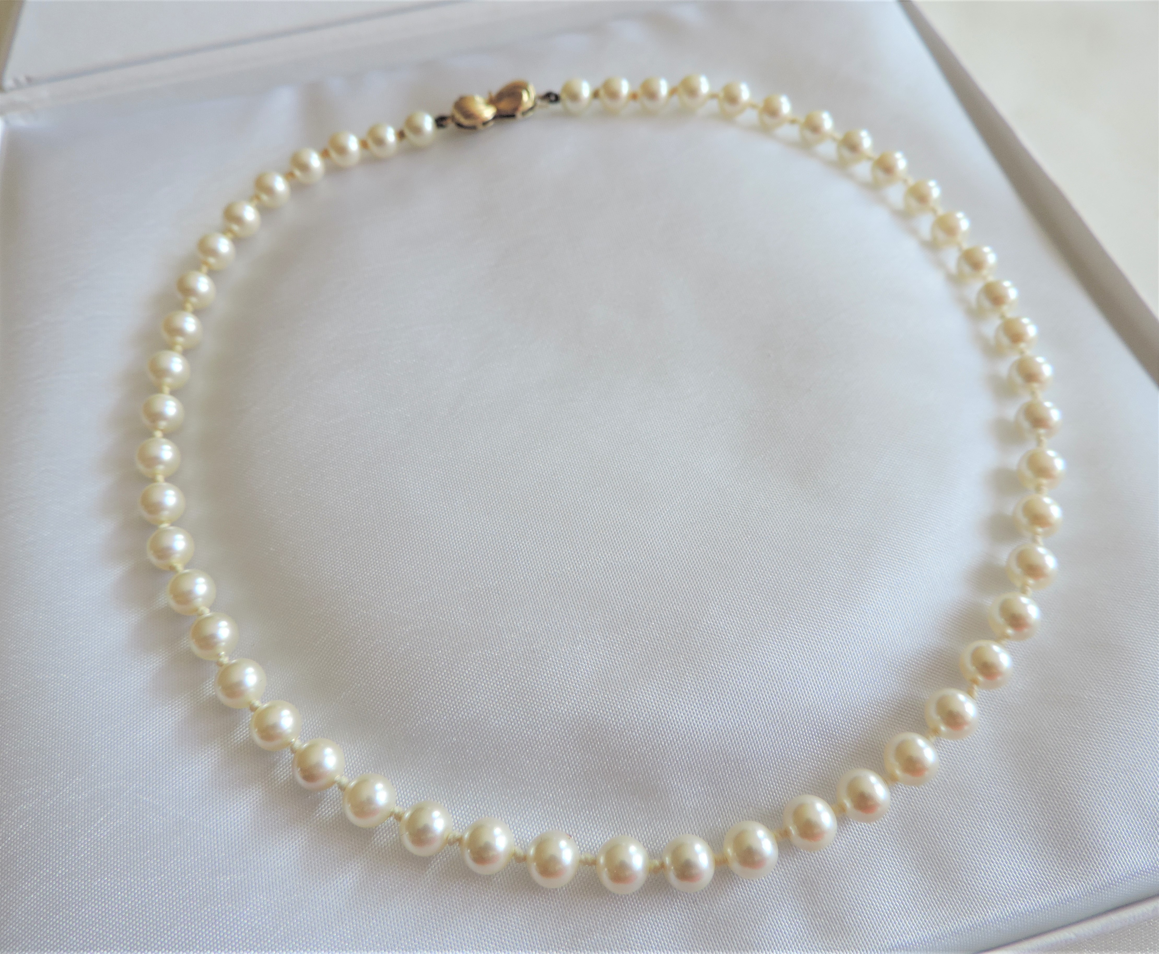 Vintage Pearl Necklace - Image 2 of 4