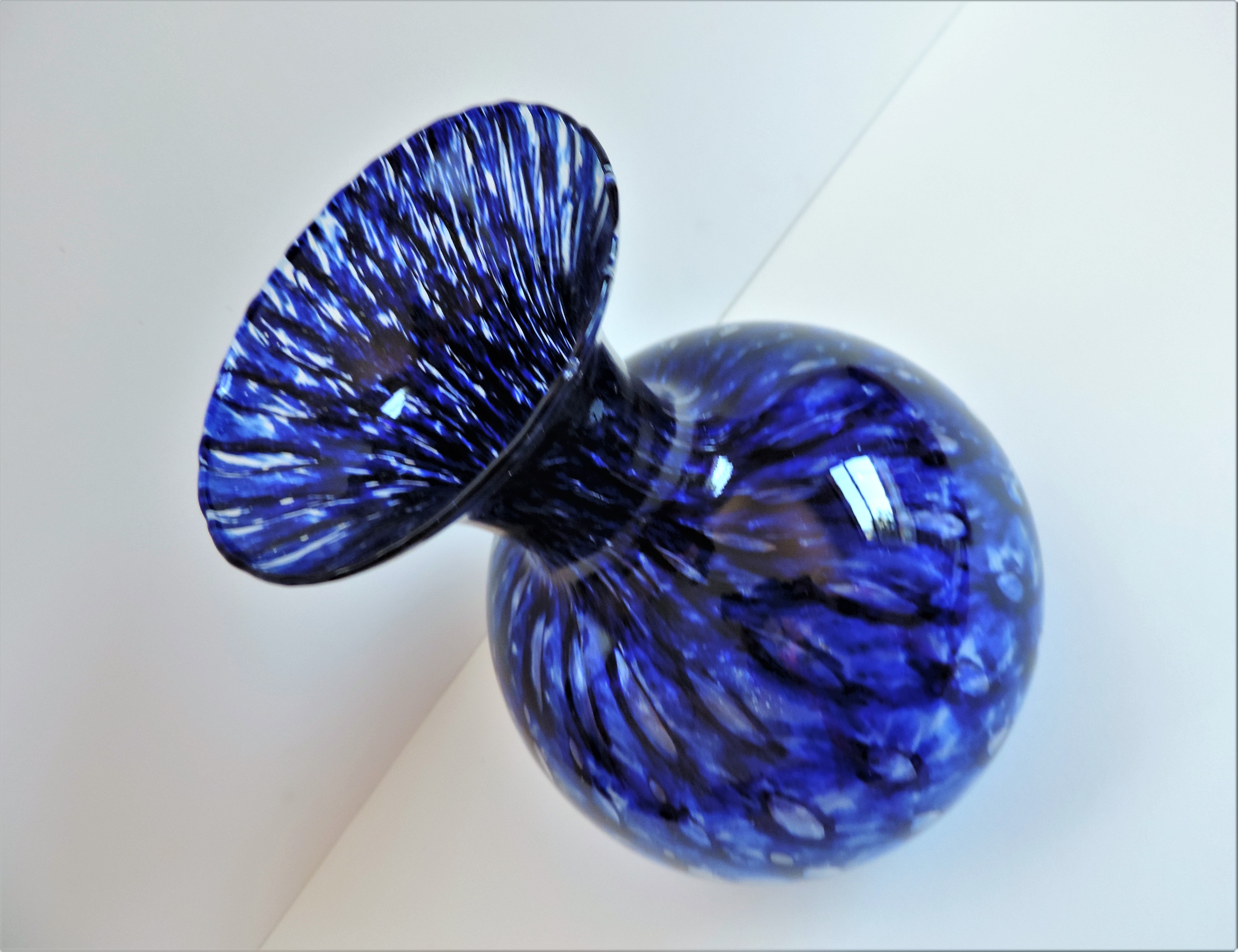 Hand Made Art Glass Vase - Image 3 of 5