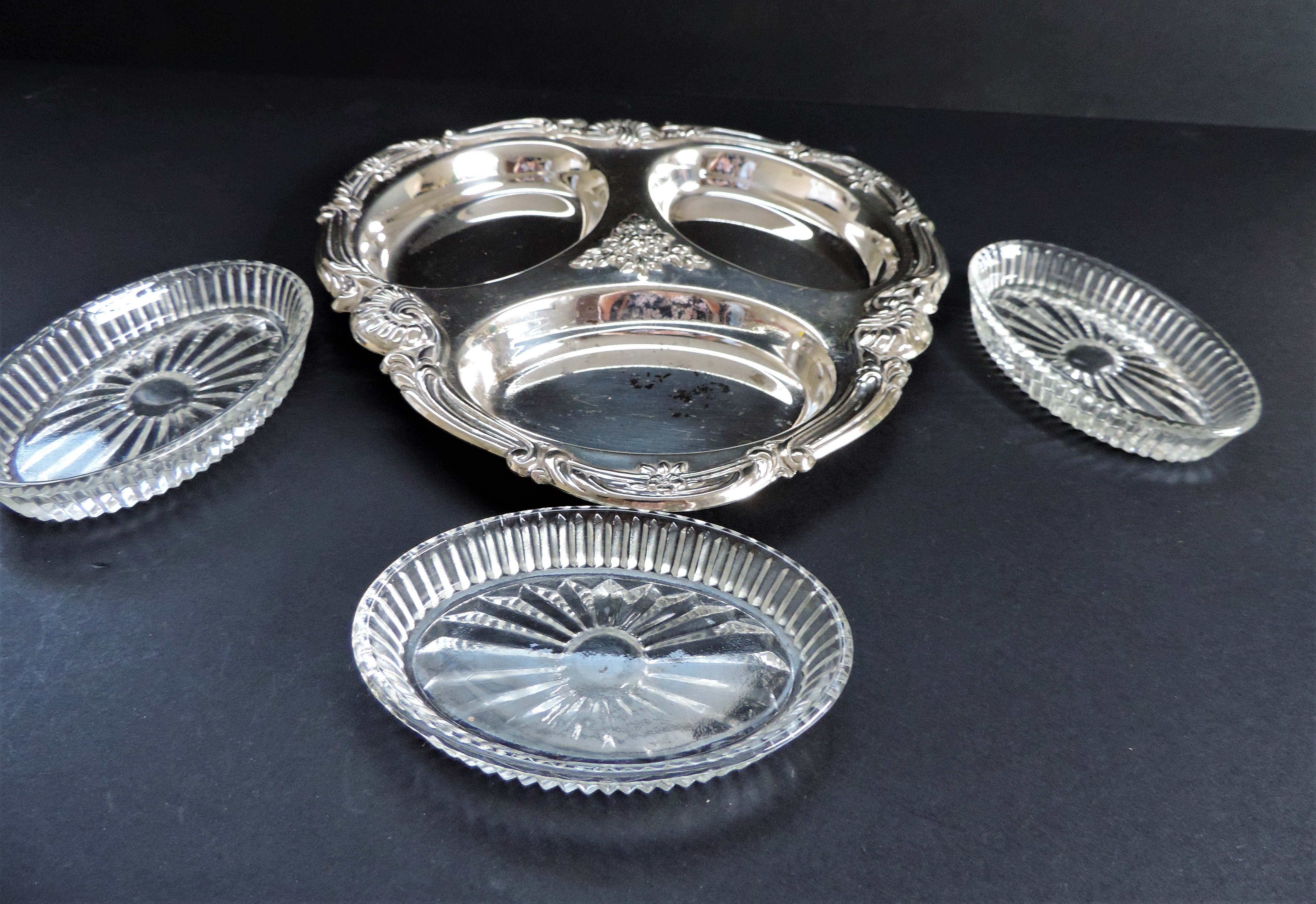 Vintage Silver Plate Hors d'oeuvres Serving Dish - Image 4 of 4