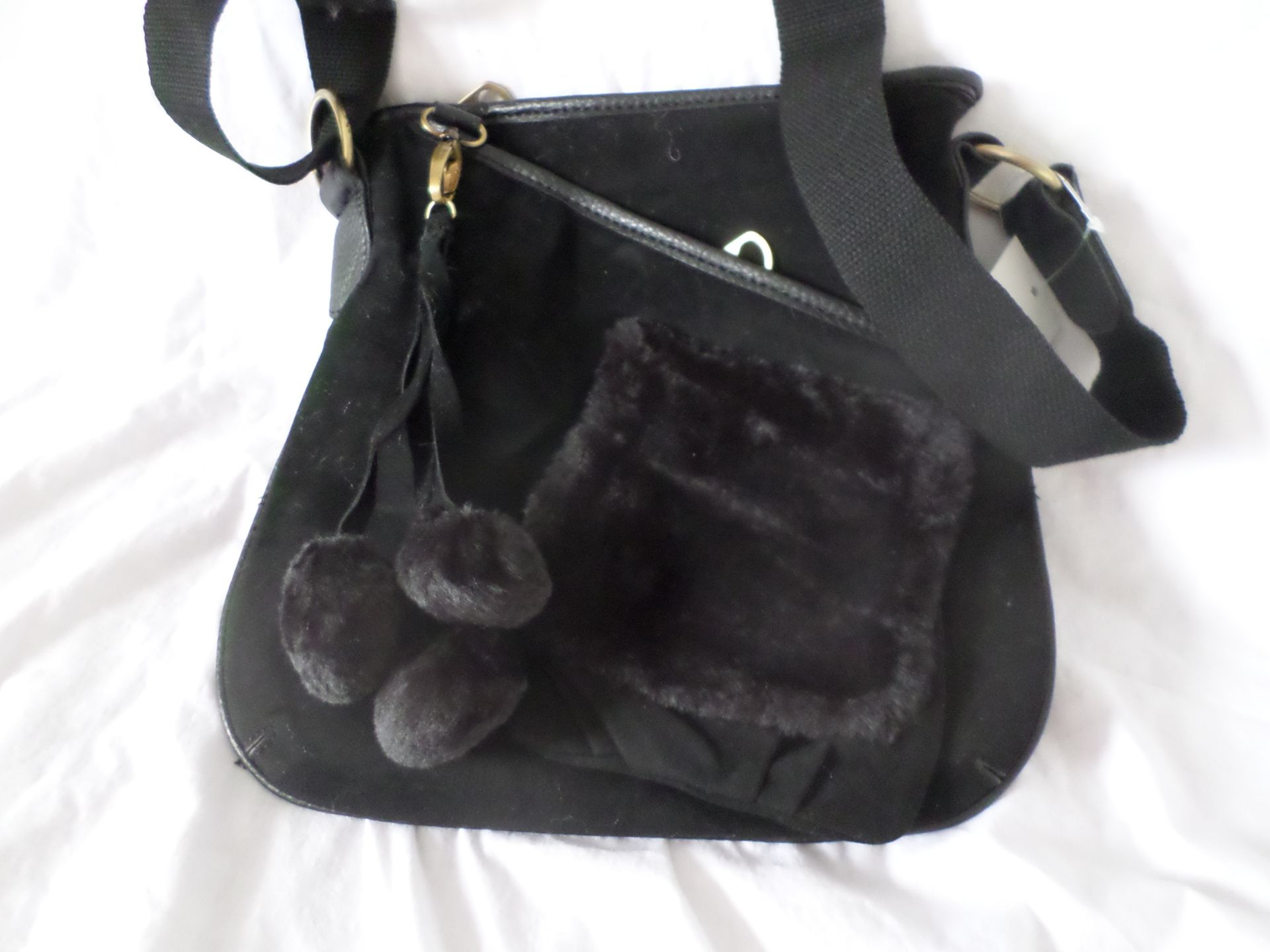 Fur Crossover Handbag. Brand New. RRP £19.99 - Image 2 of 2