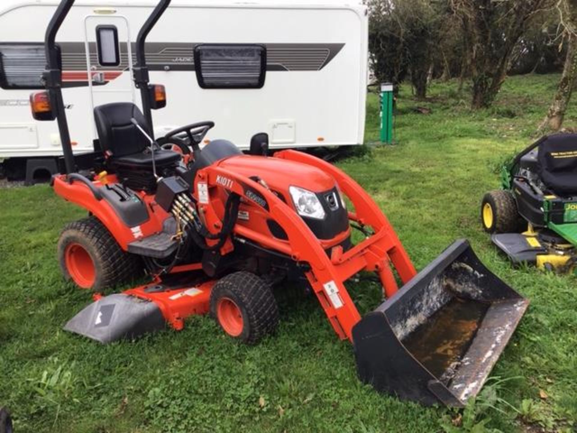 Kioti CS2610 with loader and mid deck mower