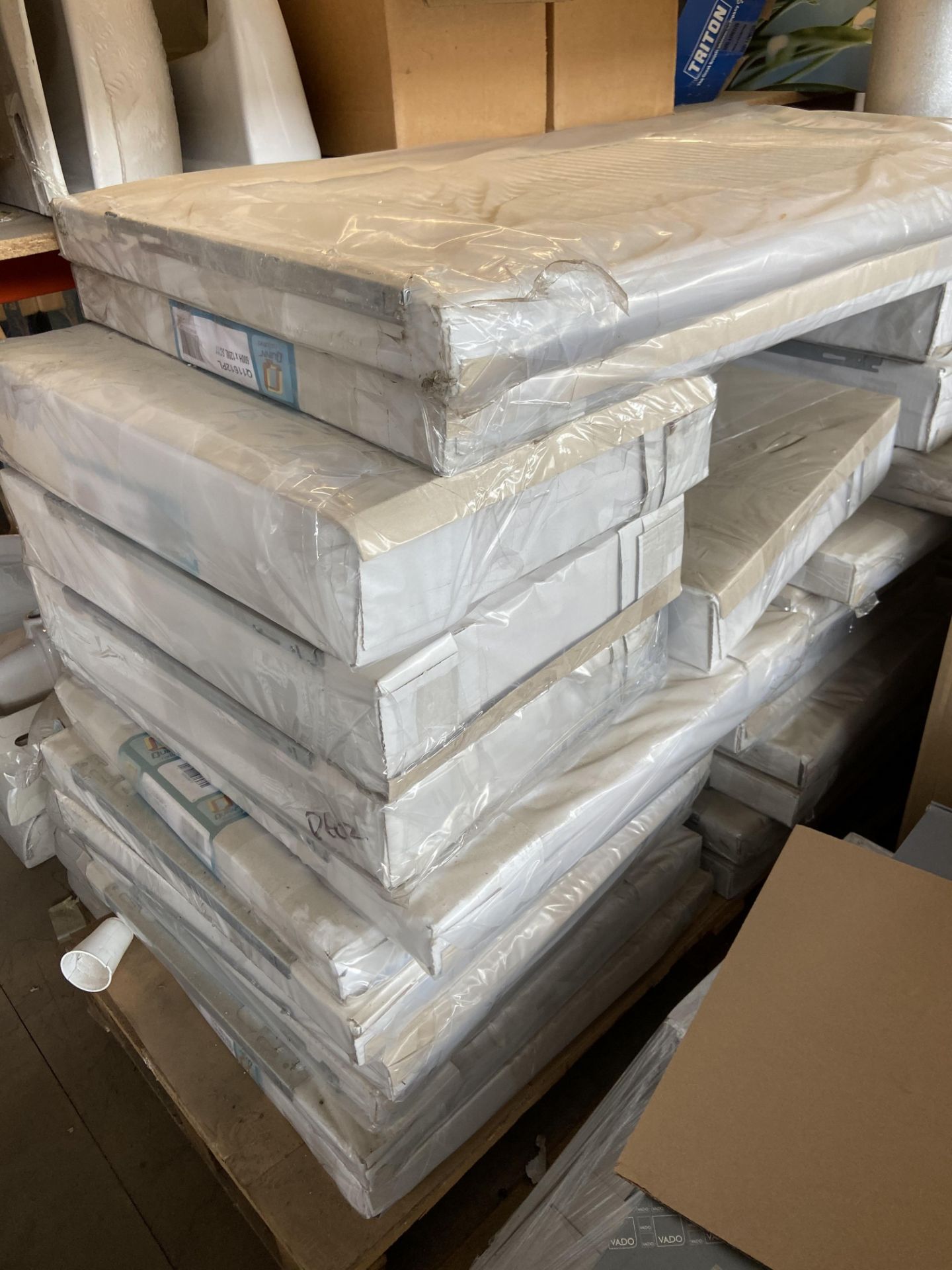 Pallet of 26 Flat radiator