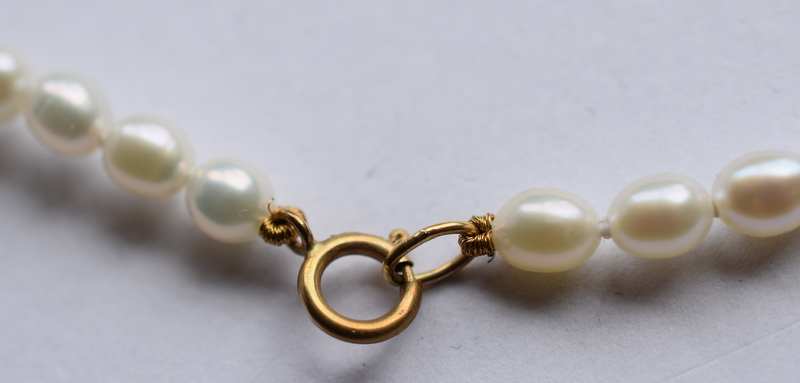 Set Of Pearls With 9ct Gold Clasp - Image 2 of 3