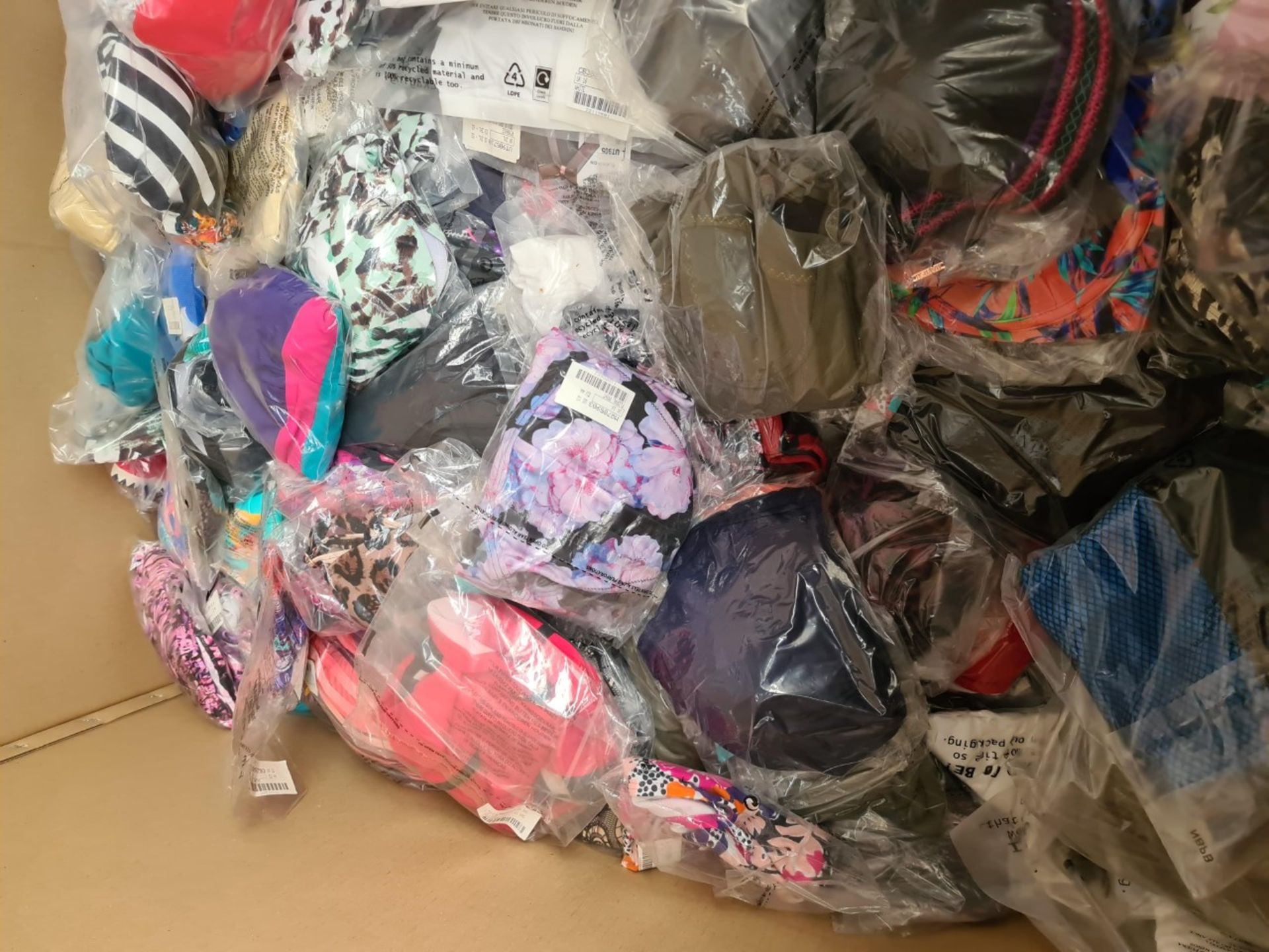 Approx. 3,884 Items of assorted Lingerie, Swimwear, Beachwear etc. Total retail value of £106,857.99 - Image 19 of 41