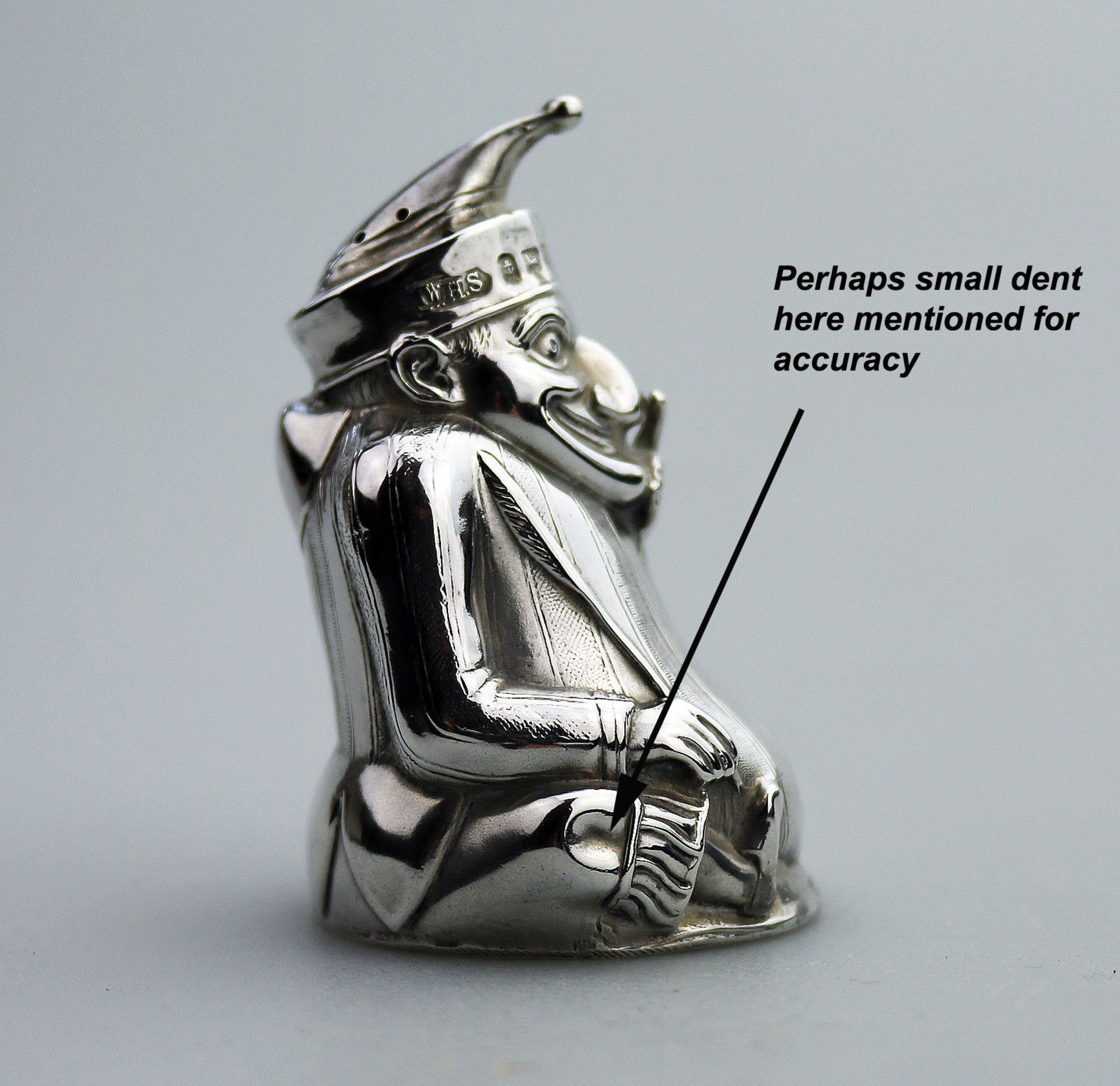 A rare solid silver novelty Mr Punch Pepper shaker by William Sparrow C.1903 - Image 3 of 8