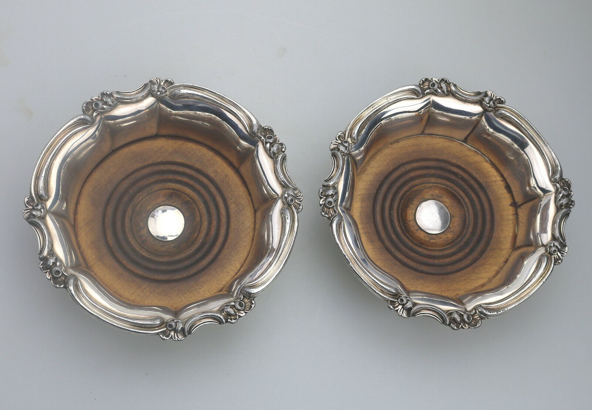 A pair of Old Sheffield Plate William IV Decanter Stands C.1830 - Image 3 of 8