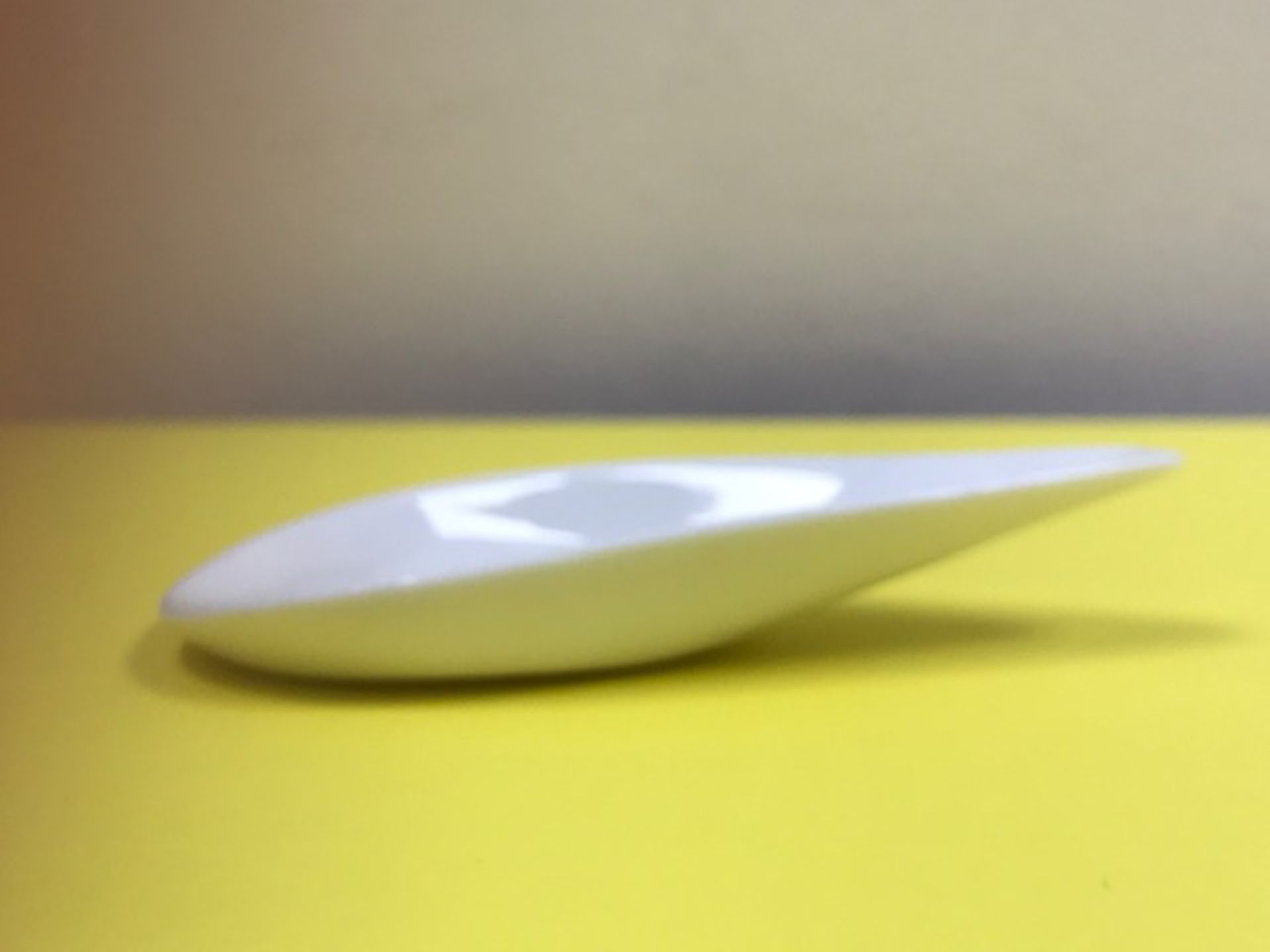 Teardrop white canape spoons x 480