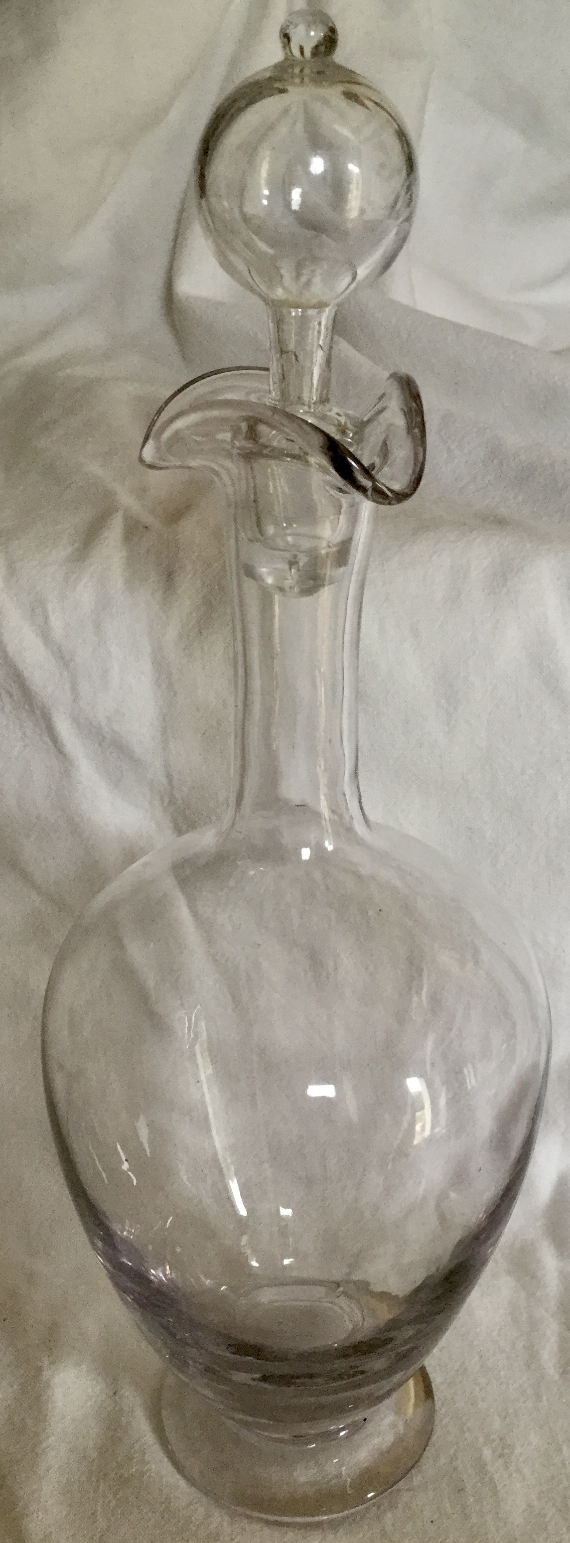 Vintage Sleek French Plain Glass Wine Decanter