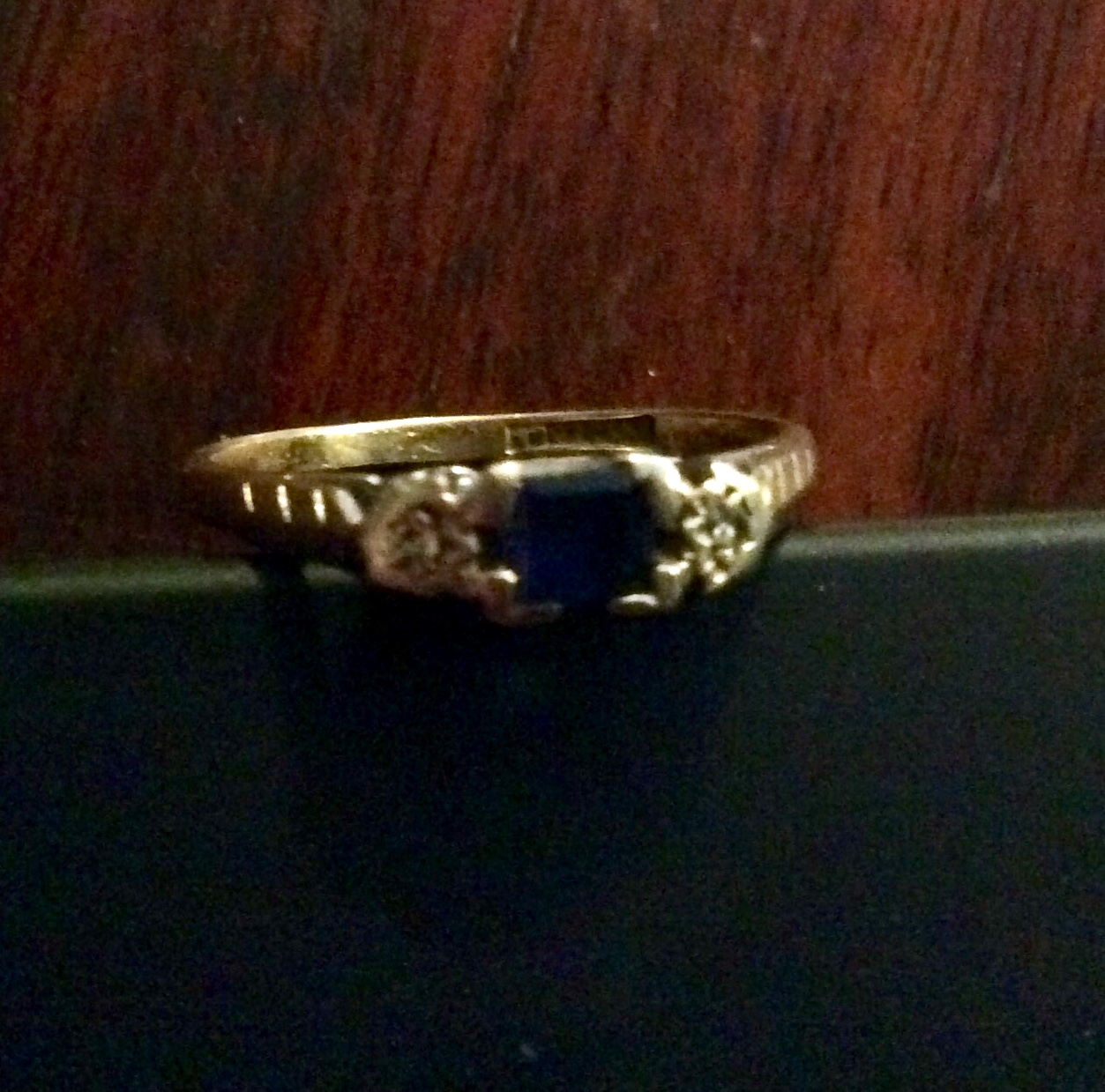 Diamonds And Sapphire Vintage Stunning 18 Ct Gold & Platinum Setting Ring - Image 5 of 7