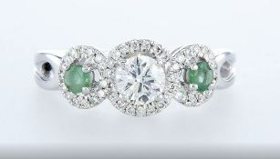 14 Kt. White Gold - Ring - 0.97 Ct Emerald - Diamonds