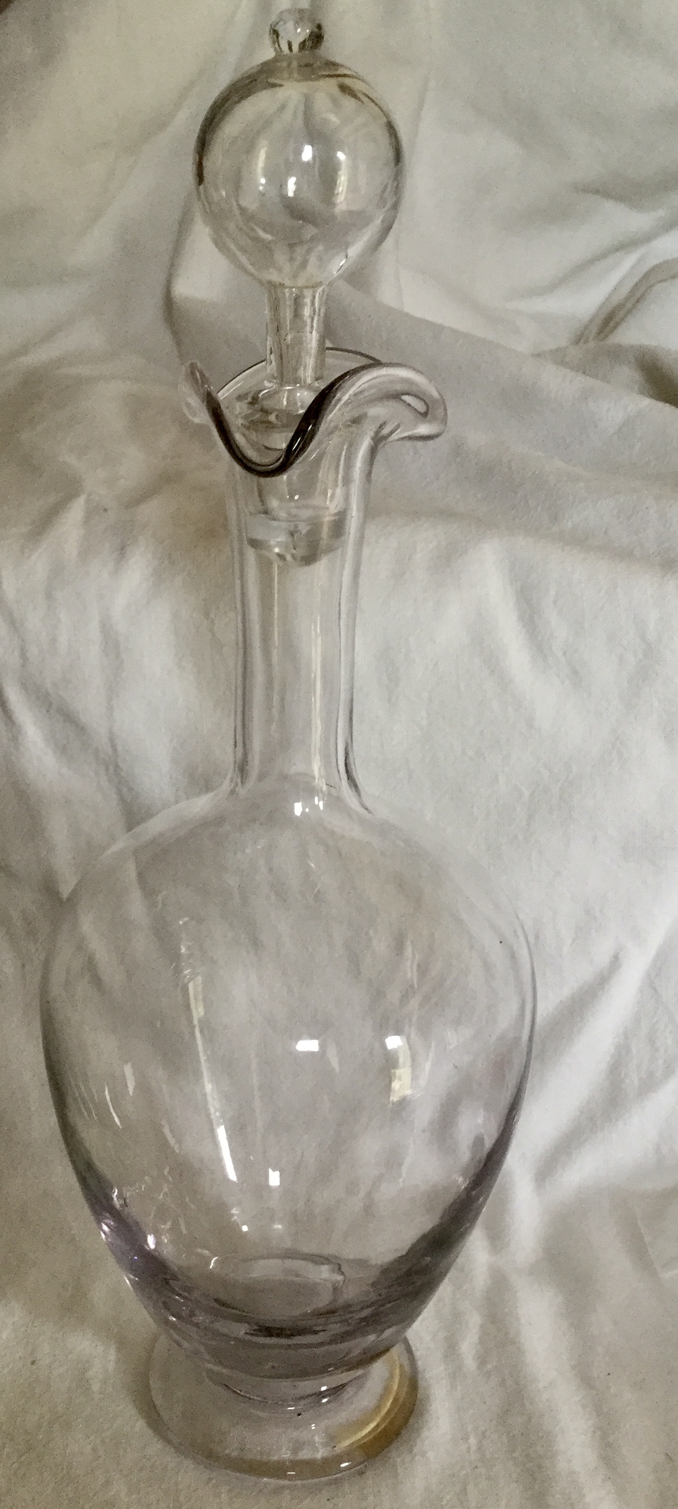 Vintage Sleek French Plain Glass Wine Decanter - Image 6 of 6