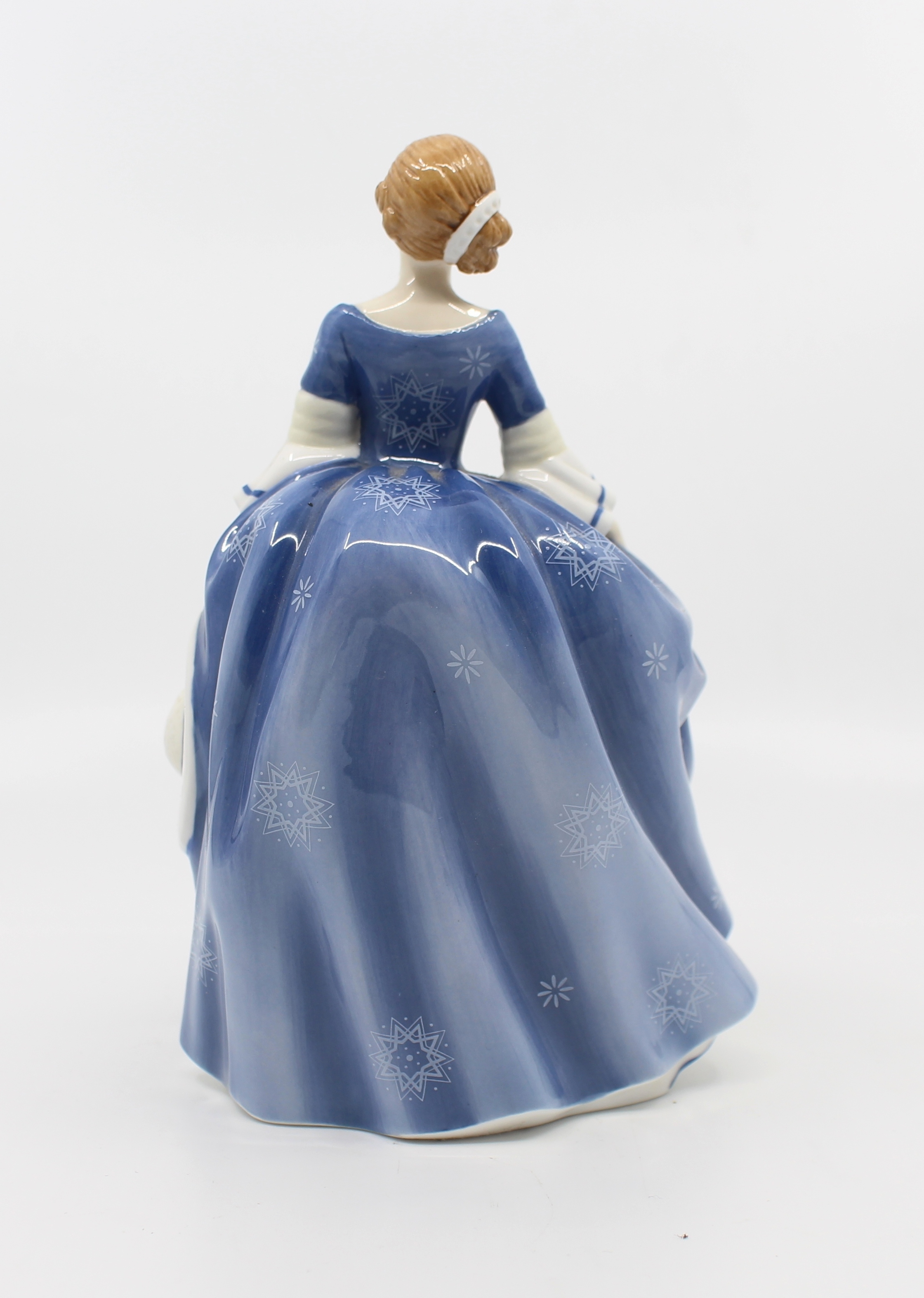 Royal Doulton Figurine Hilary Pretty Ladies HN 4996 - Image 3 of 6