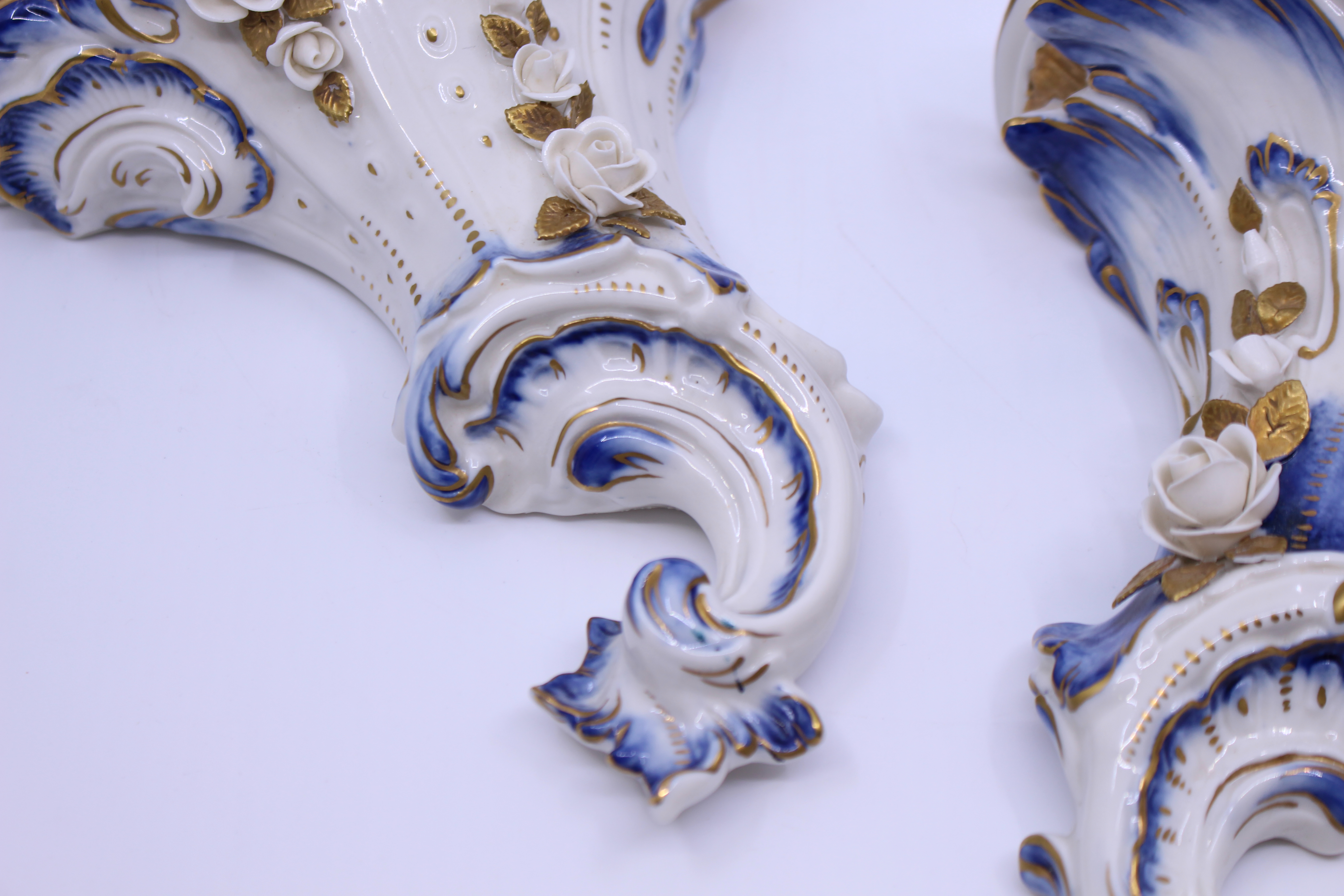 Pair of Rococo Volkstedt Porcelain Wall Brackets - Image 7 of 9