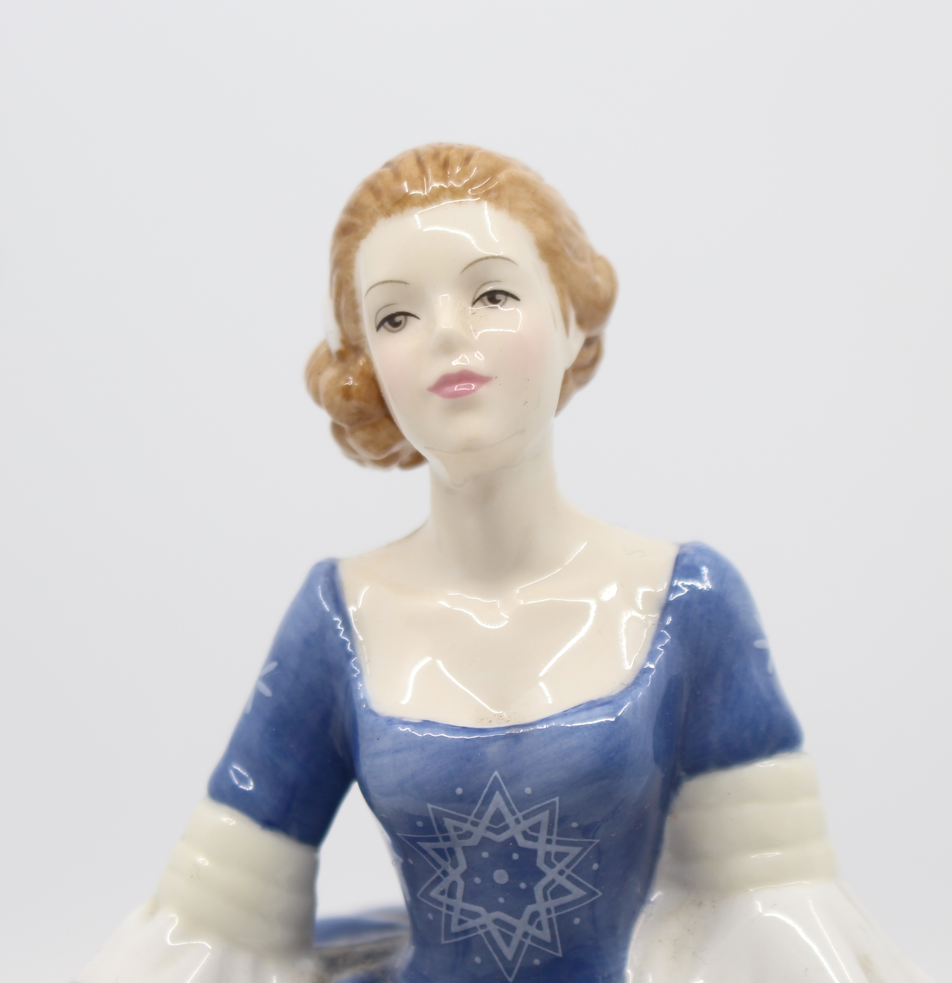 Royal Doulton Figurine Hilary Pretty Ladies HN 4996 - Image 4 of 6