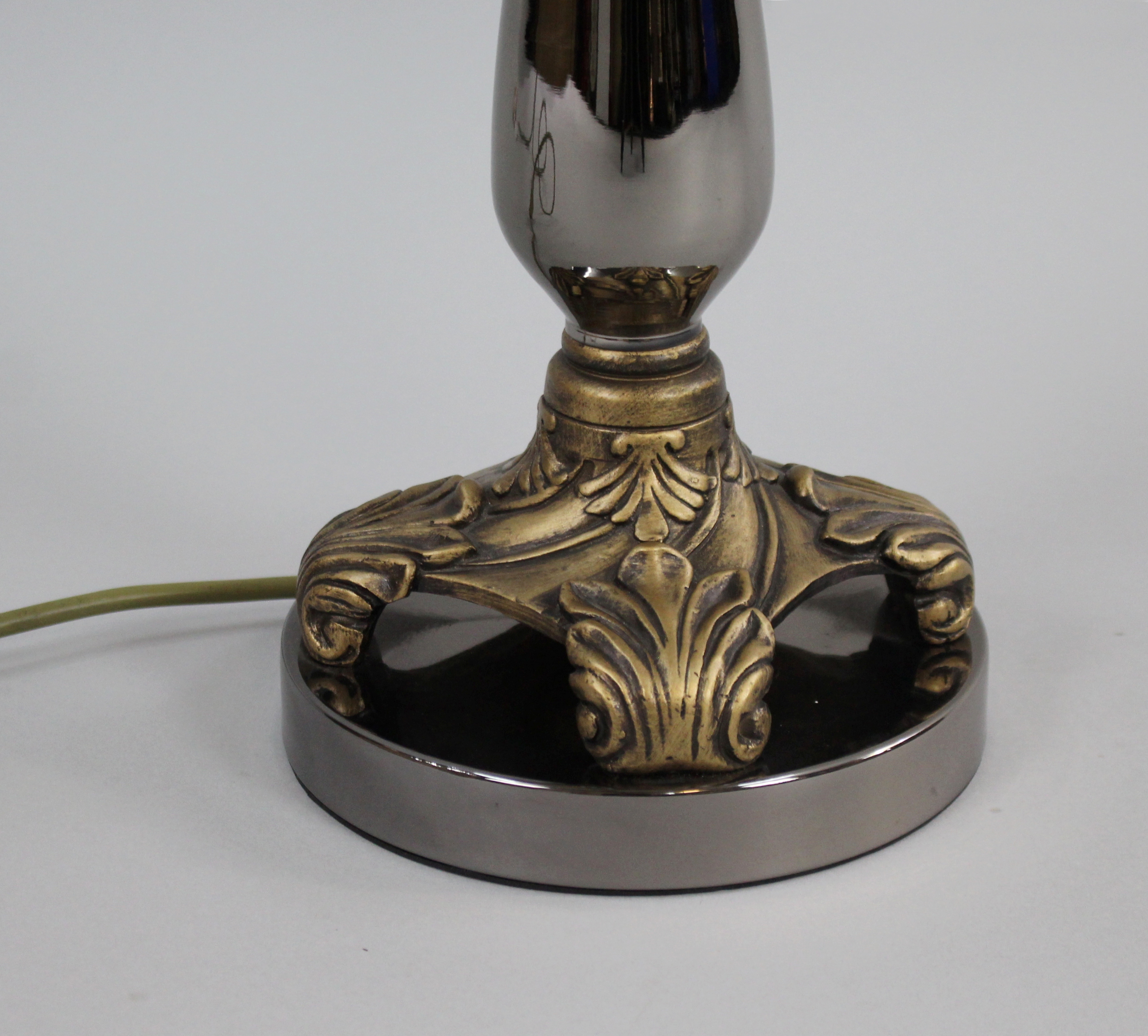 Decorative Table Lamp with Shade - Image 3 of 4