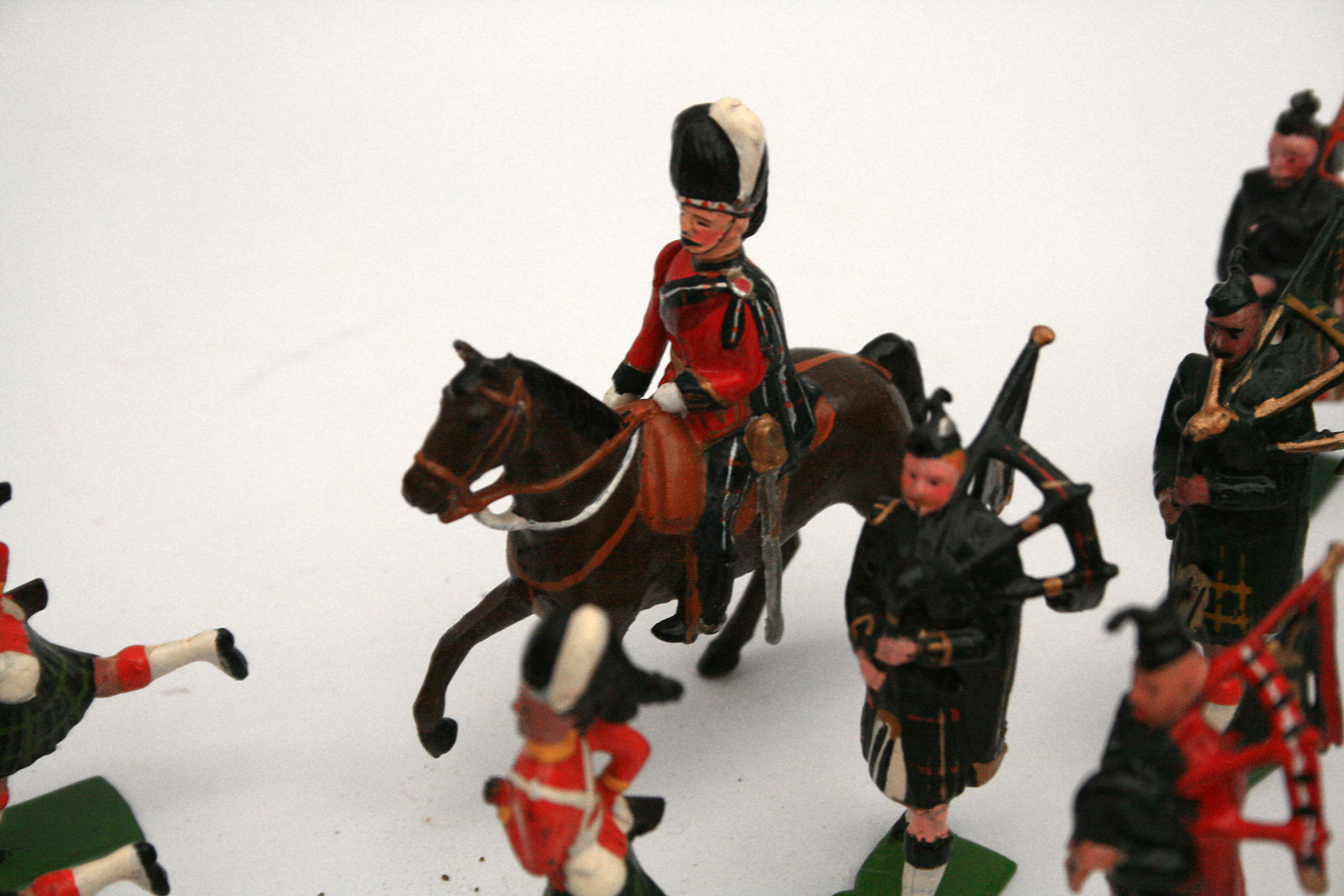 Vintage Britain's Metal Toy Soldiers Assorted Scottish 19 in Total - Image 2 of 4