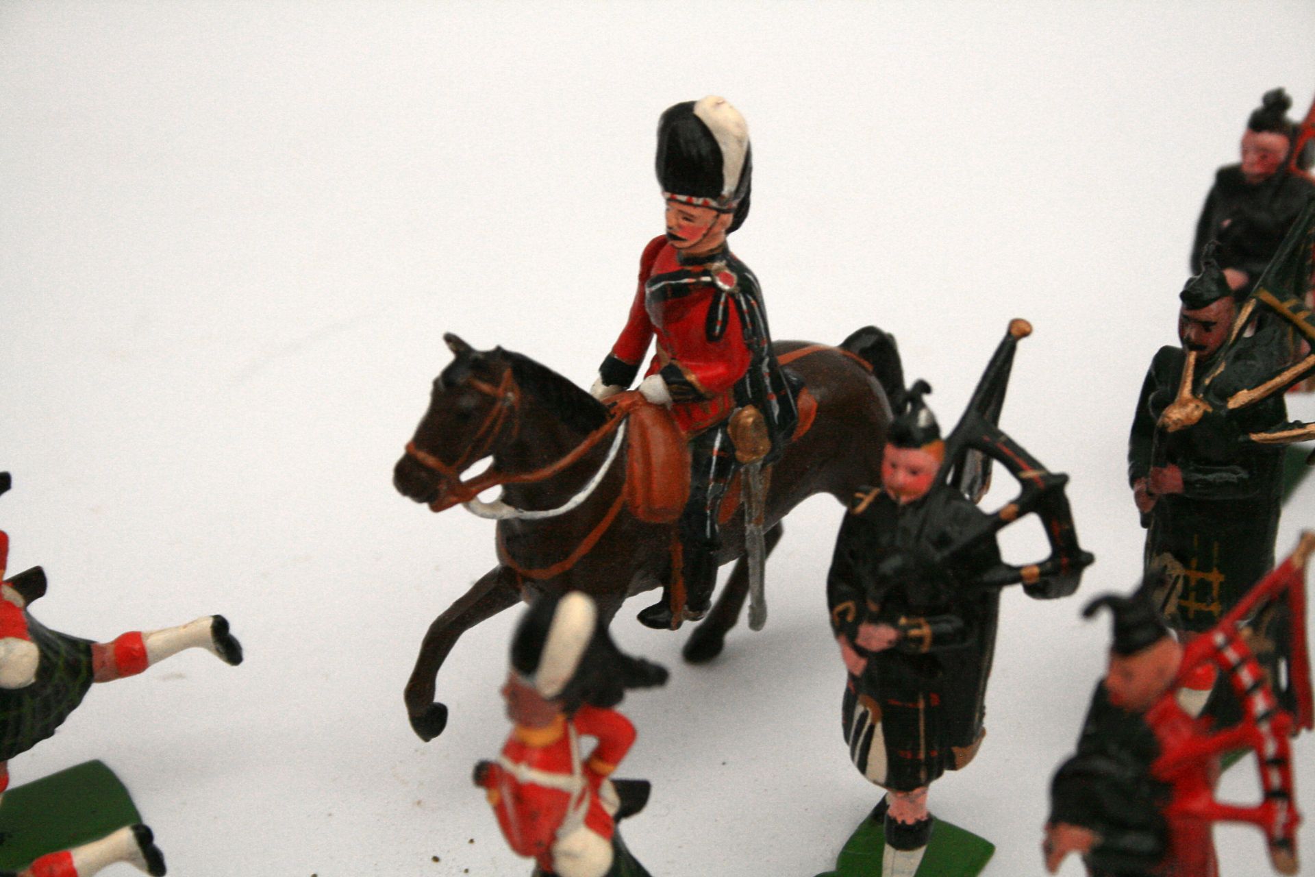 Vintage Britain's Metal Toy Soldiers Assorted Scottish 19 in Total - Image 2 of 4