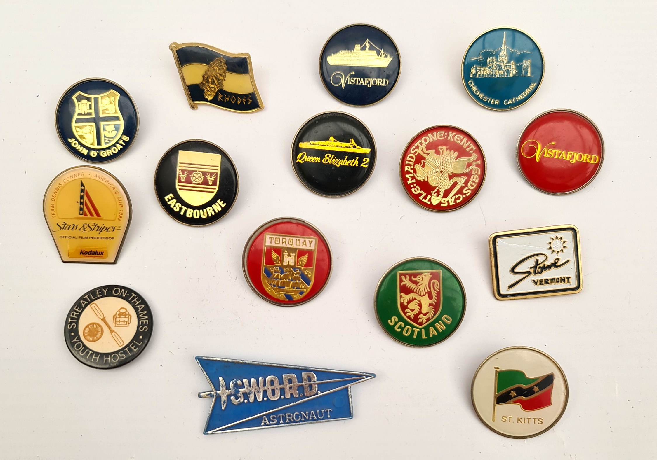 Vintage 15 Assorted Badges