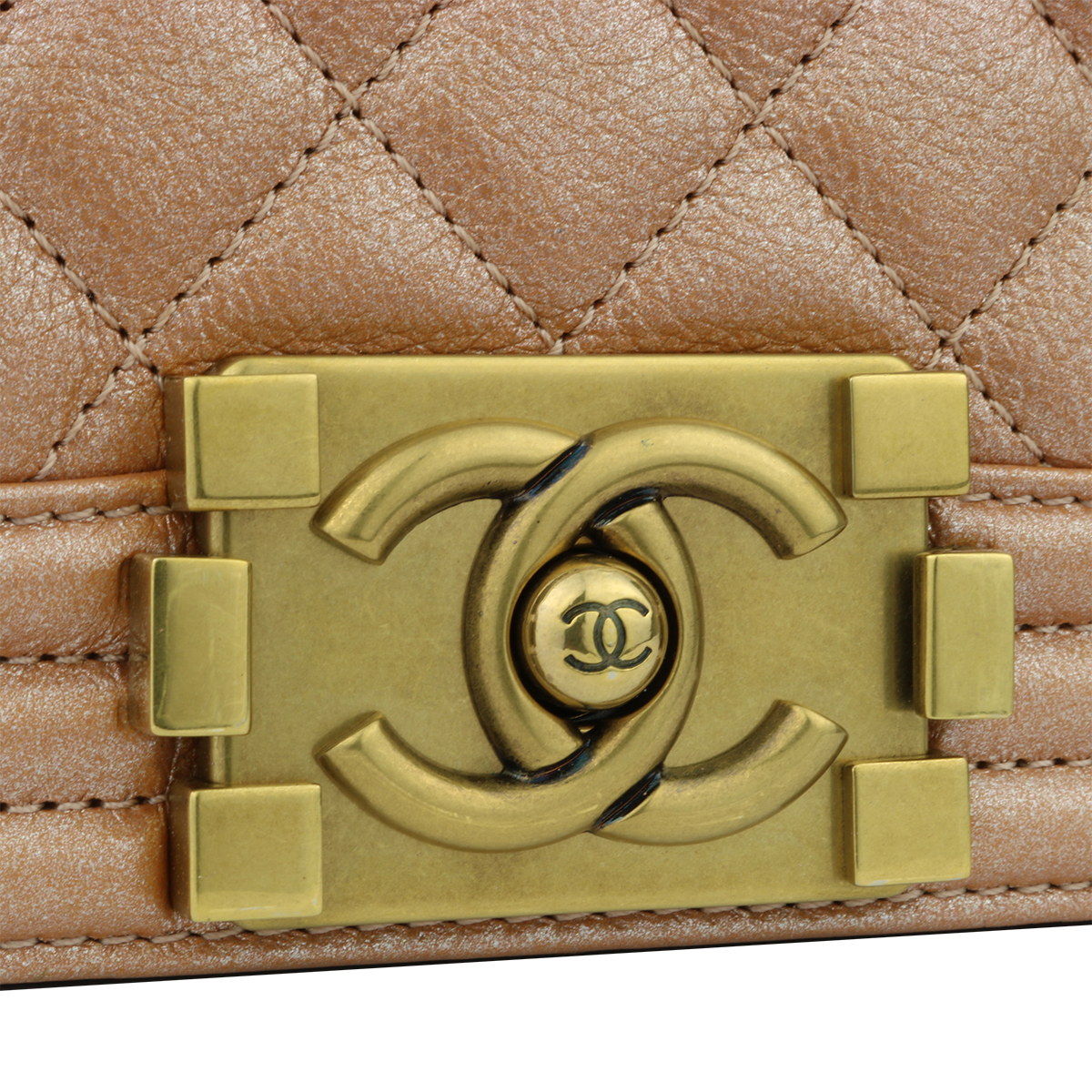 Chanel New Medium Boy Iridescent Rose Gold Calfskin Antique Gold Hardware 2015 - Bild 3 aus 5