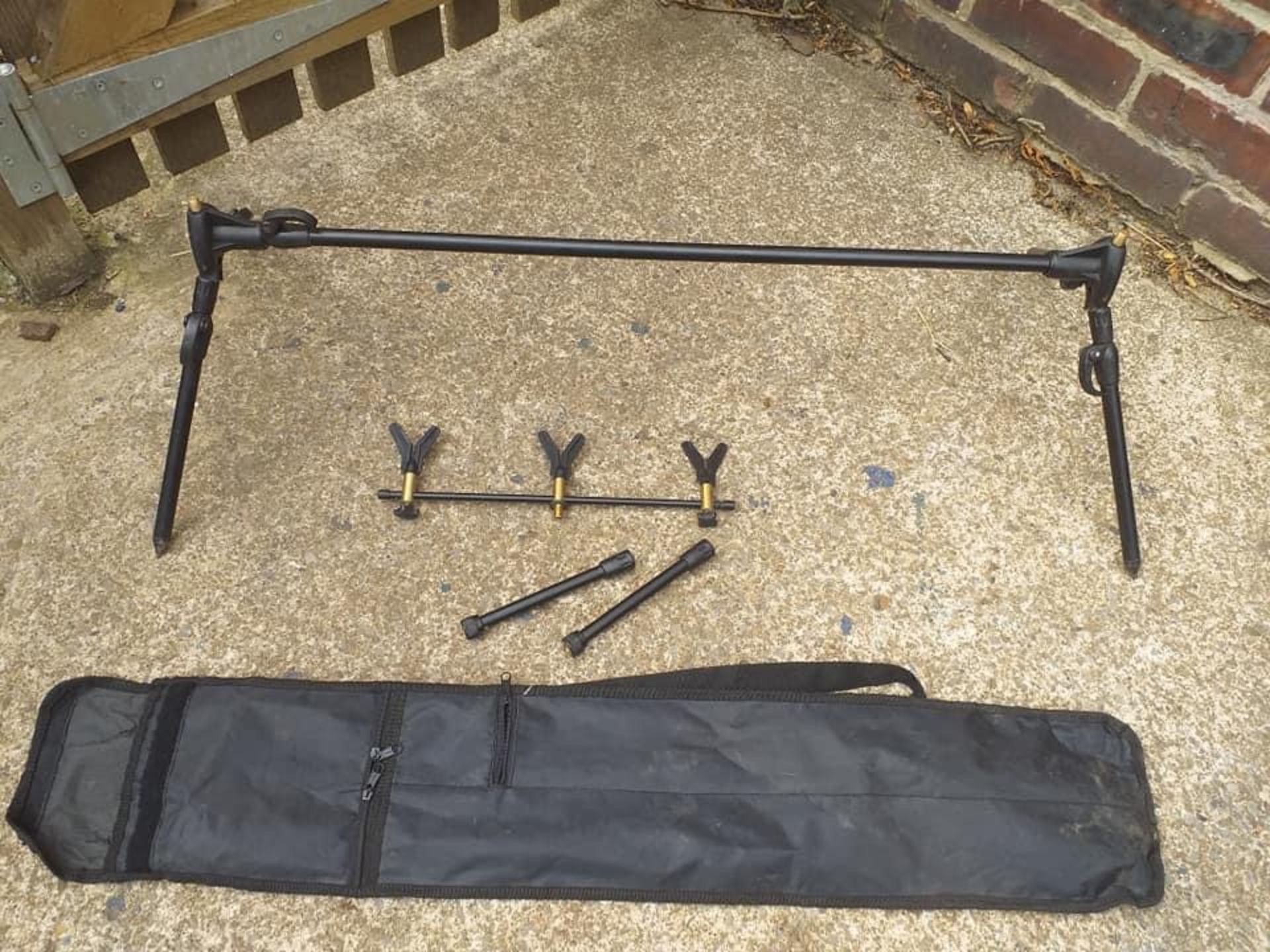 Leeda carp rod stand