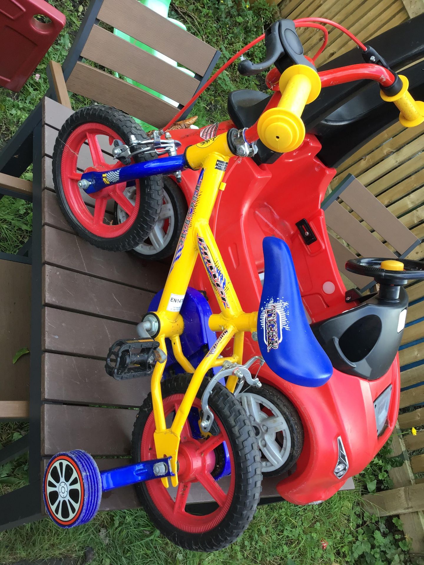 Boys bike with stabilisers and push along car - Bild 2 aus 2