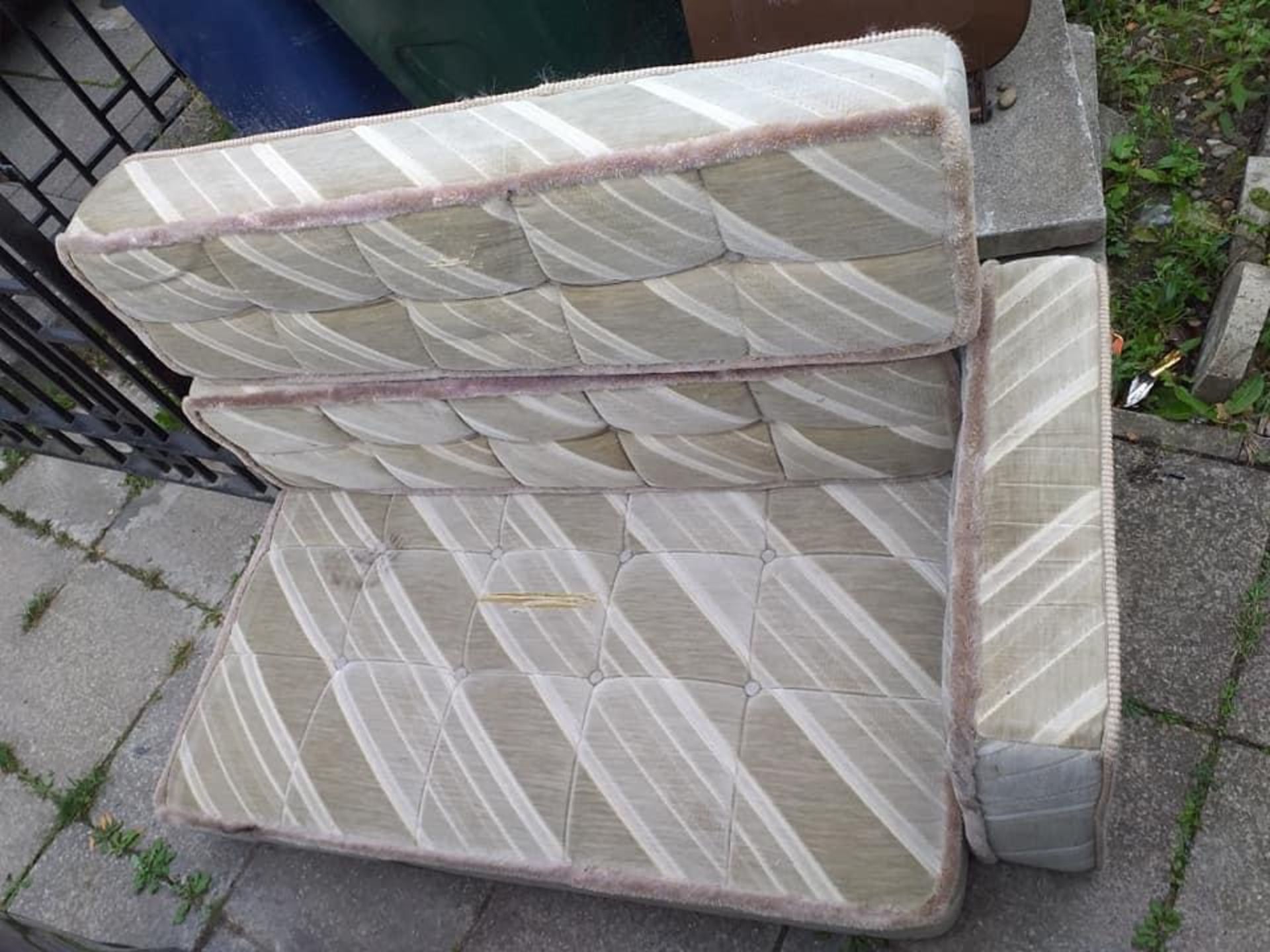 Caravan seat cushions - Image 3 of 3