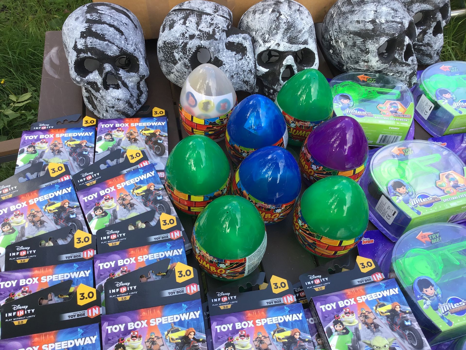 Skulls Halloween and eggs joblot - Image 2 of 2