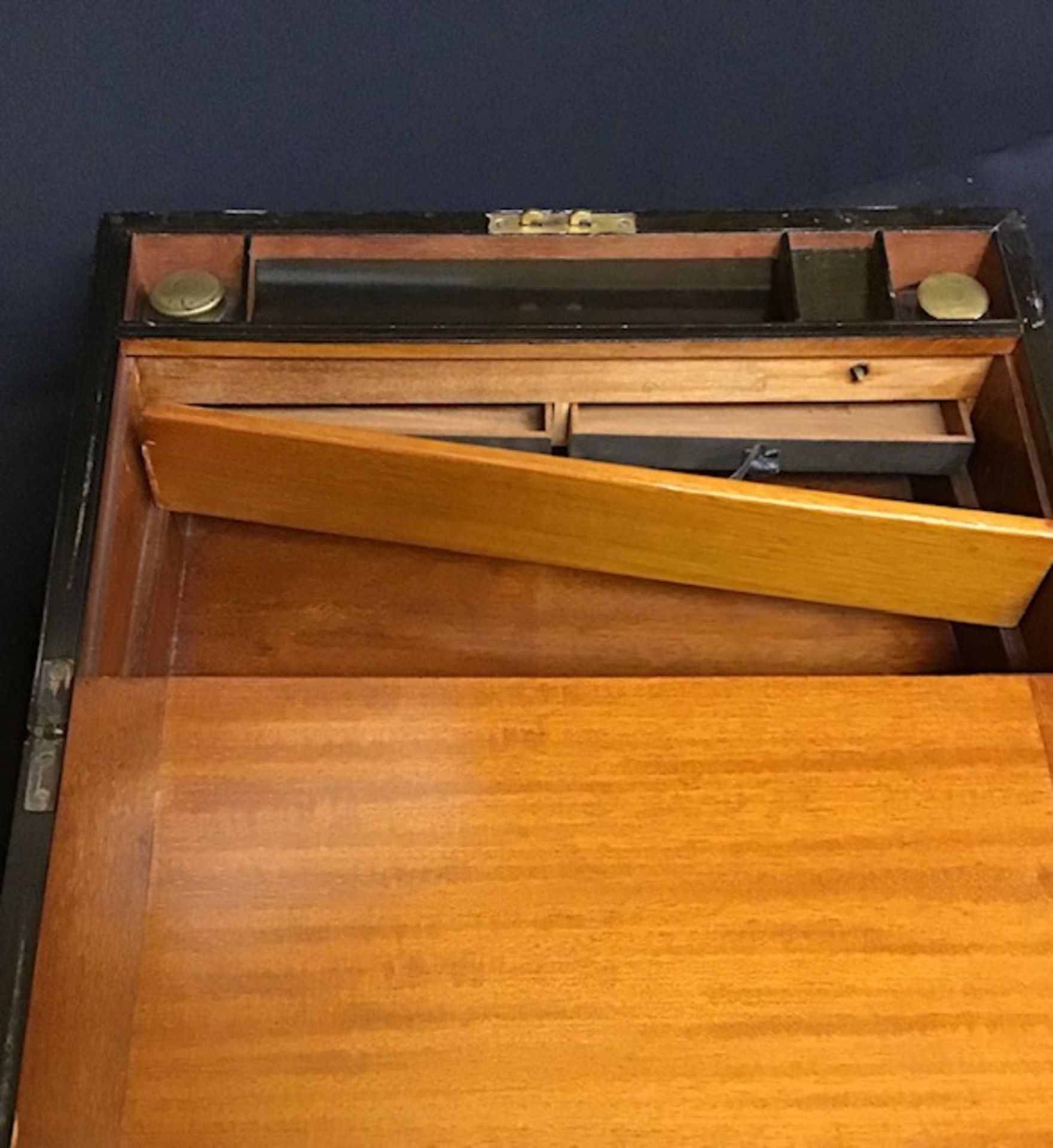 Antique mahogany writing slope. - Image 3 of 4