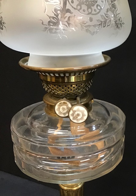 A Victorian oil lamp with a clear glass reservoir - Image 2 of 2