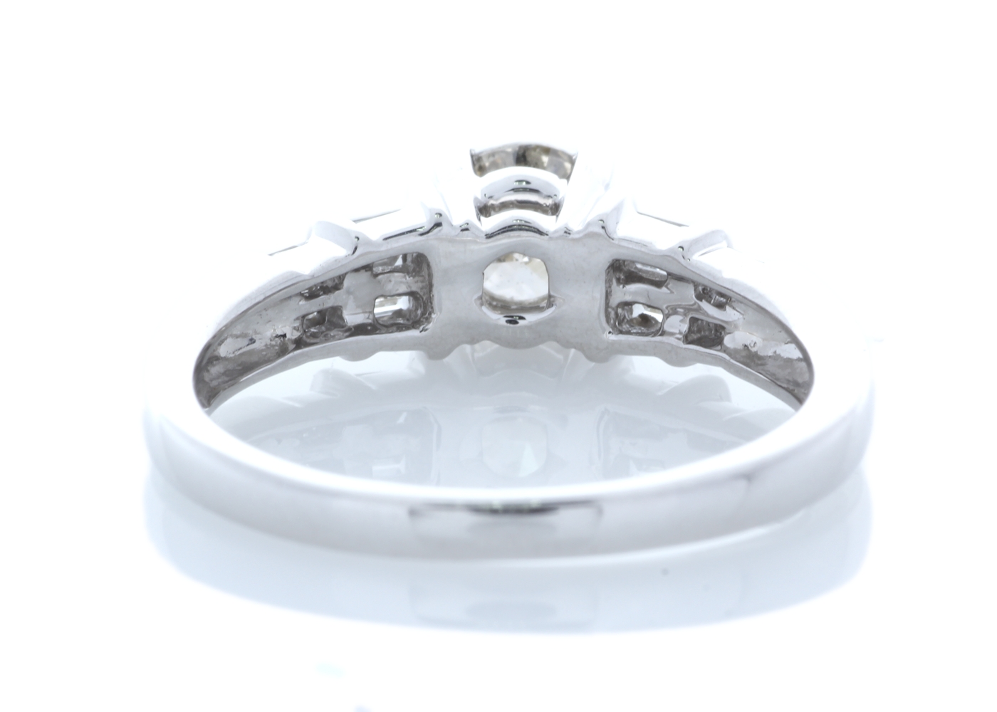 18ct White Gold Single Stone Prong Set With Stone Set Shoulders Diamond Ring 0.84 Carats - Image 3 of 5