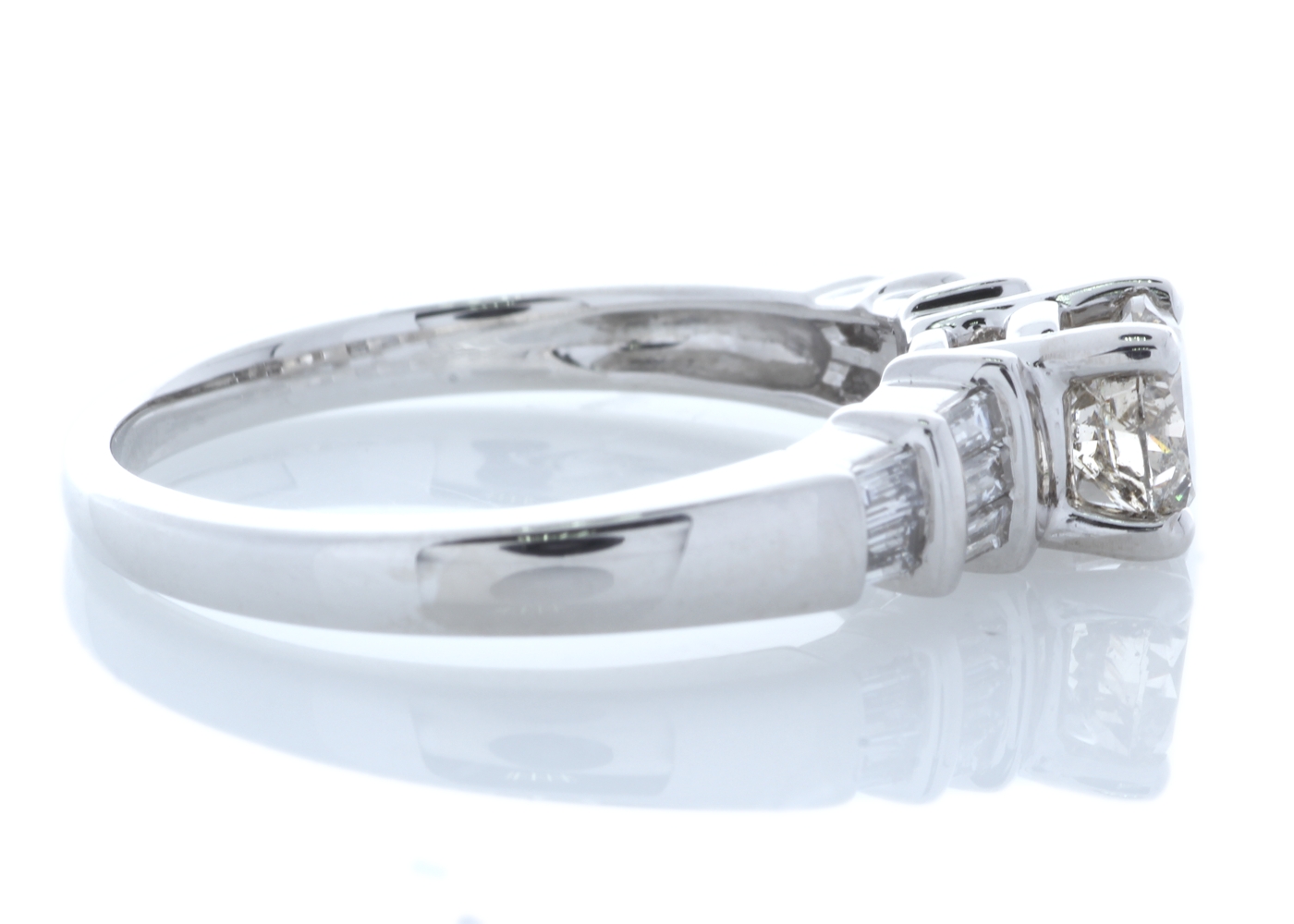 18ct White Gold Single Stone Prong Set With Stone Set Shoulders Diamond Ring 0.84 Carats - Image 4 of 5