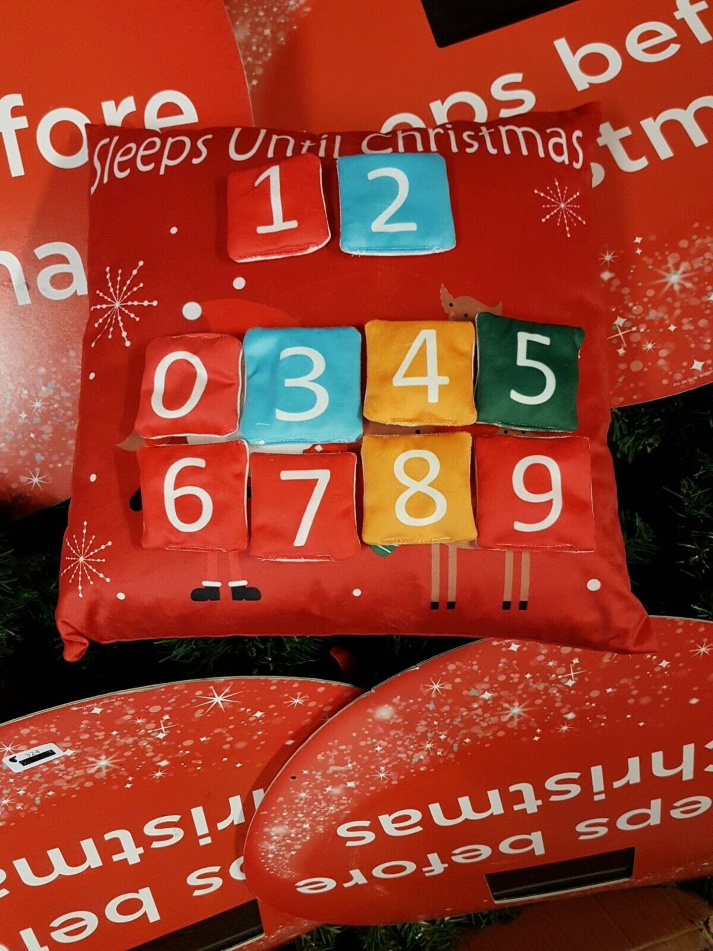96 x Super-Soft Christmas Cushions RRP £959 - Image 2 of 3