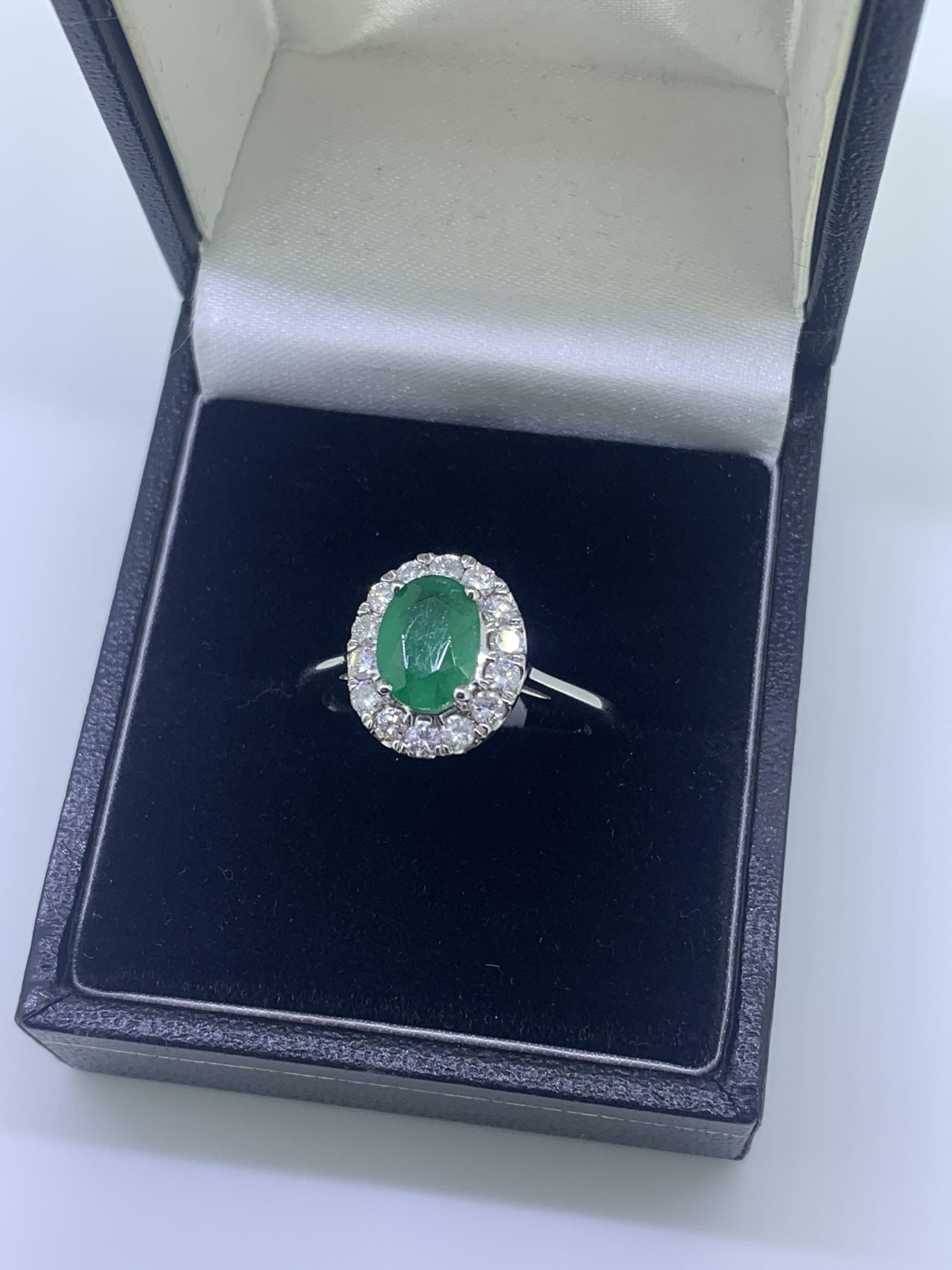 9ct white gold full Uk hallmark emerald and diamond ring - Image 5 of 5