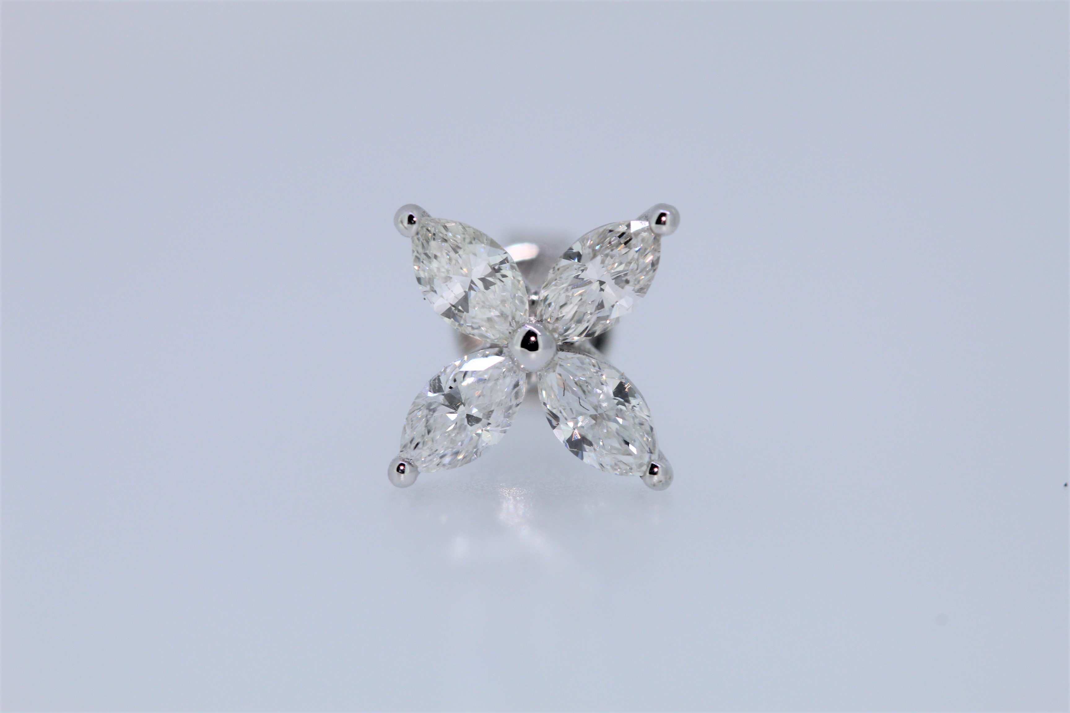 18k White Gold Marquise Cut Diamond Set Earrings - Image 3 of 5