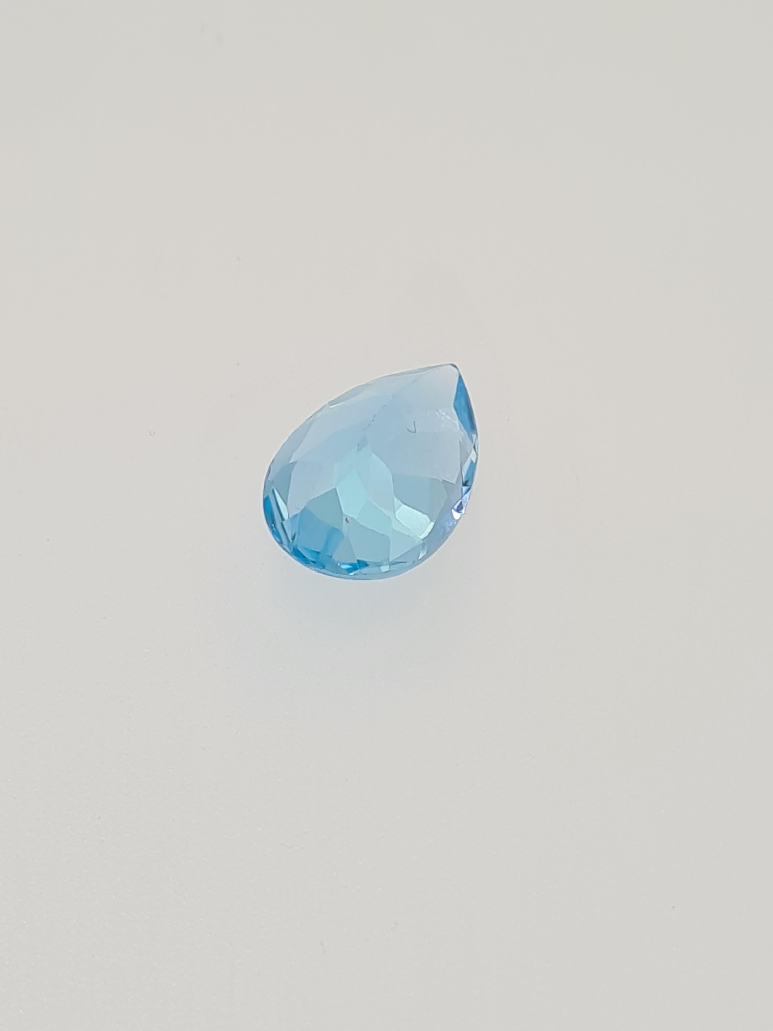 Blue topaz pear cut gem stone - Image 2 of 5