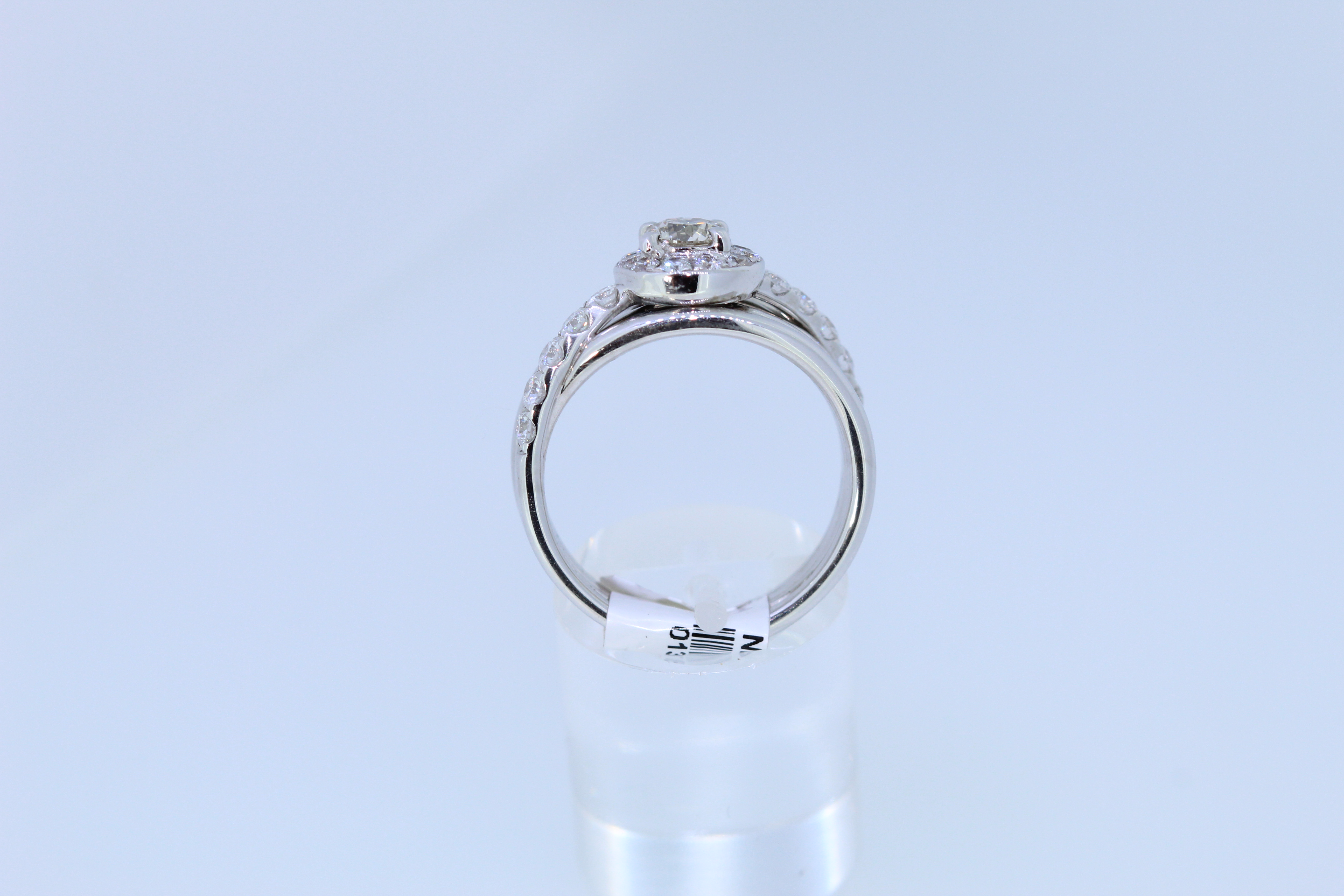 18ct White Gold Diamond Set Heavy Band - Image 4 of 5