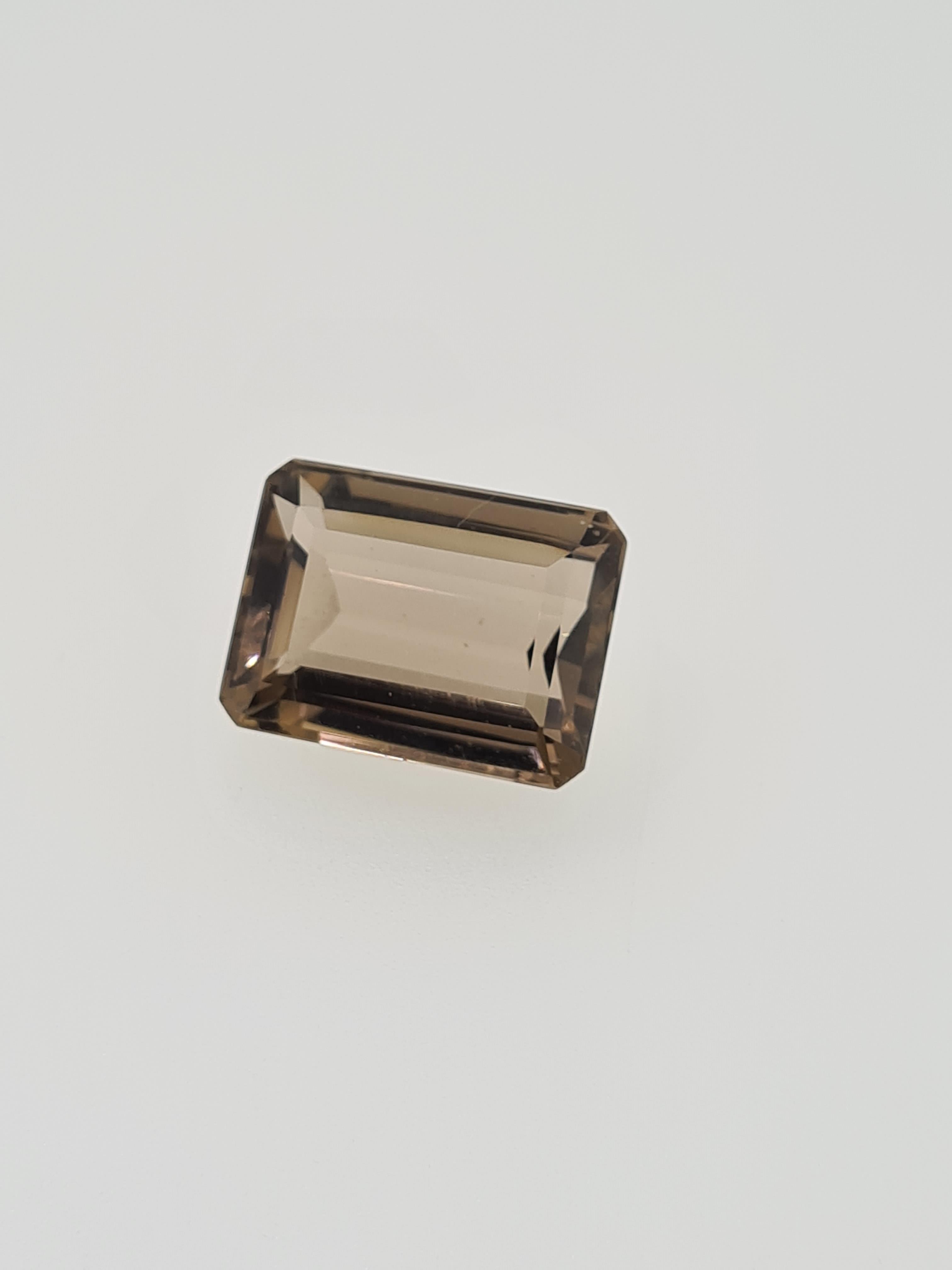 Smokey quartz emeral cut gem stonw - Image 3 of 4