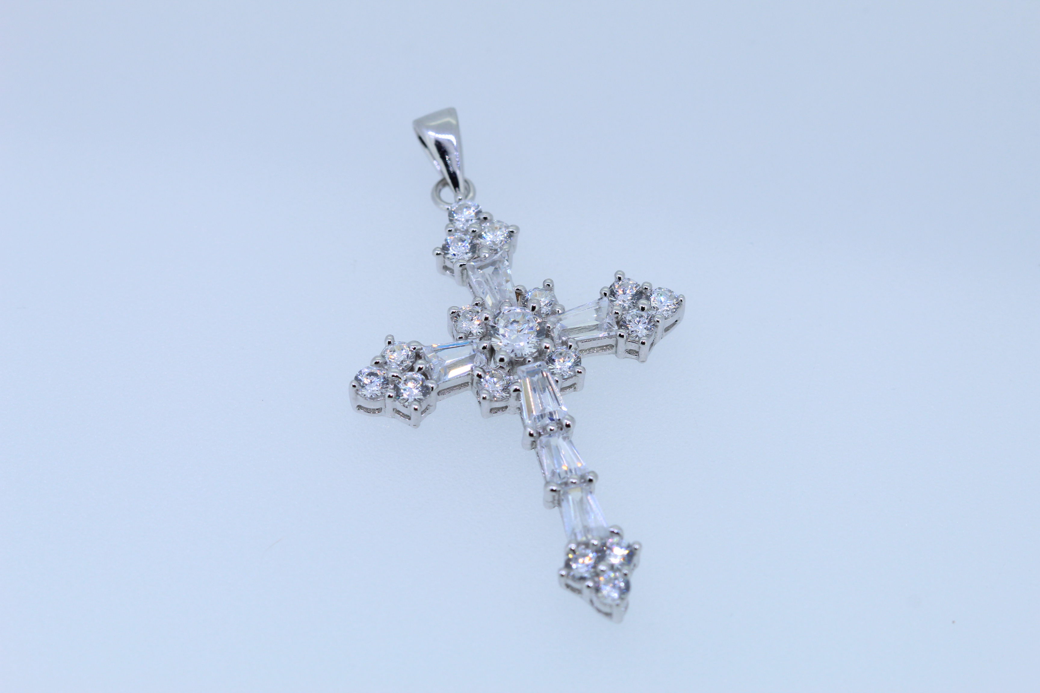 Stamped 375 Silver Cubic Zirconia Set Cross Pendant