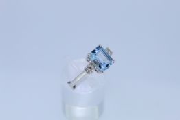 14ct Hallmark White Gold Aquamarine And Diamond Ring