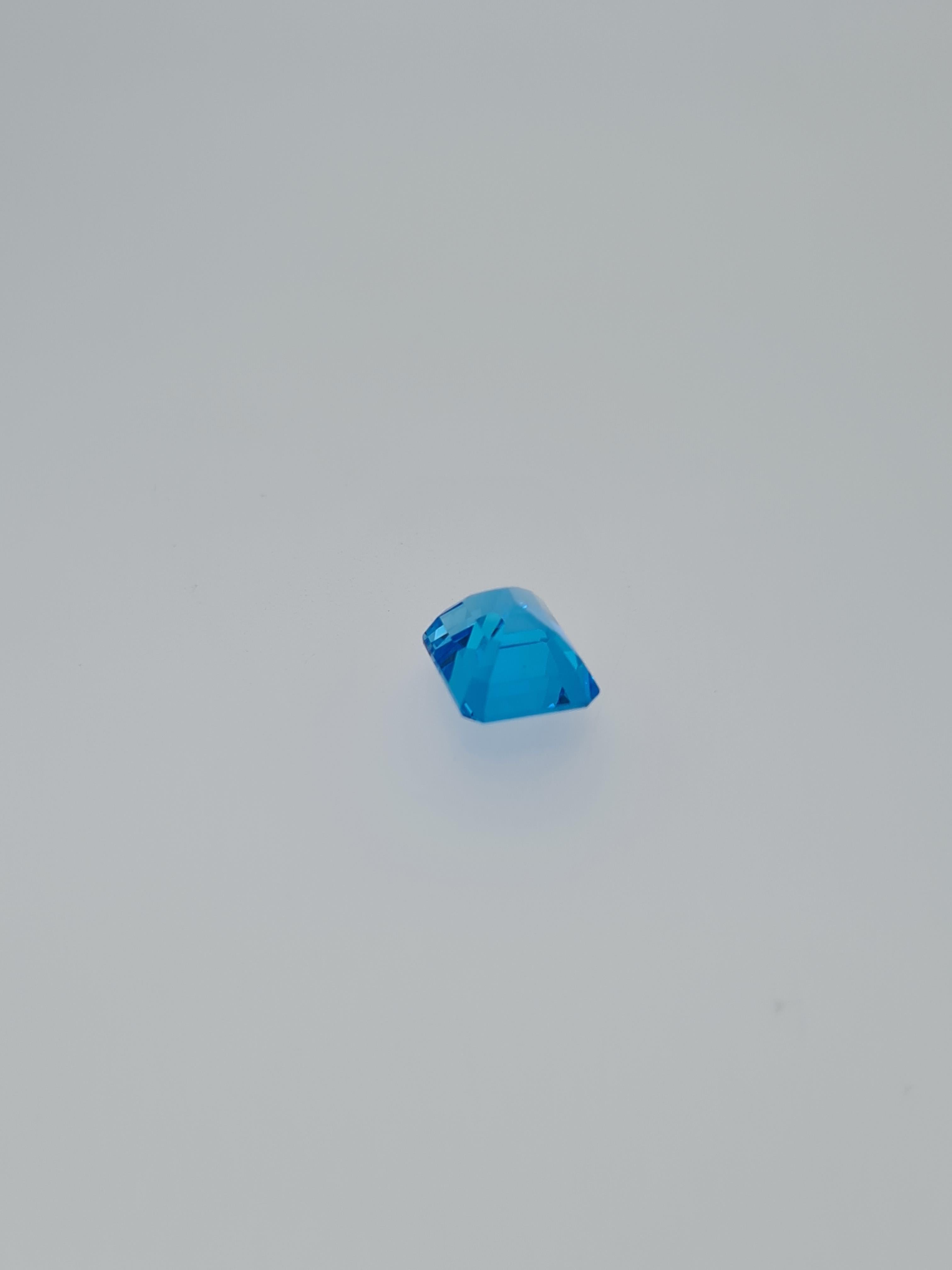 Blue topaz step cut - Image 3 of 5