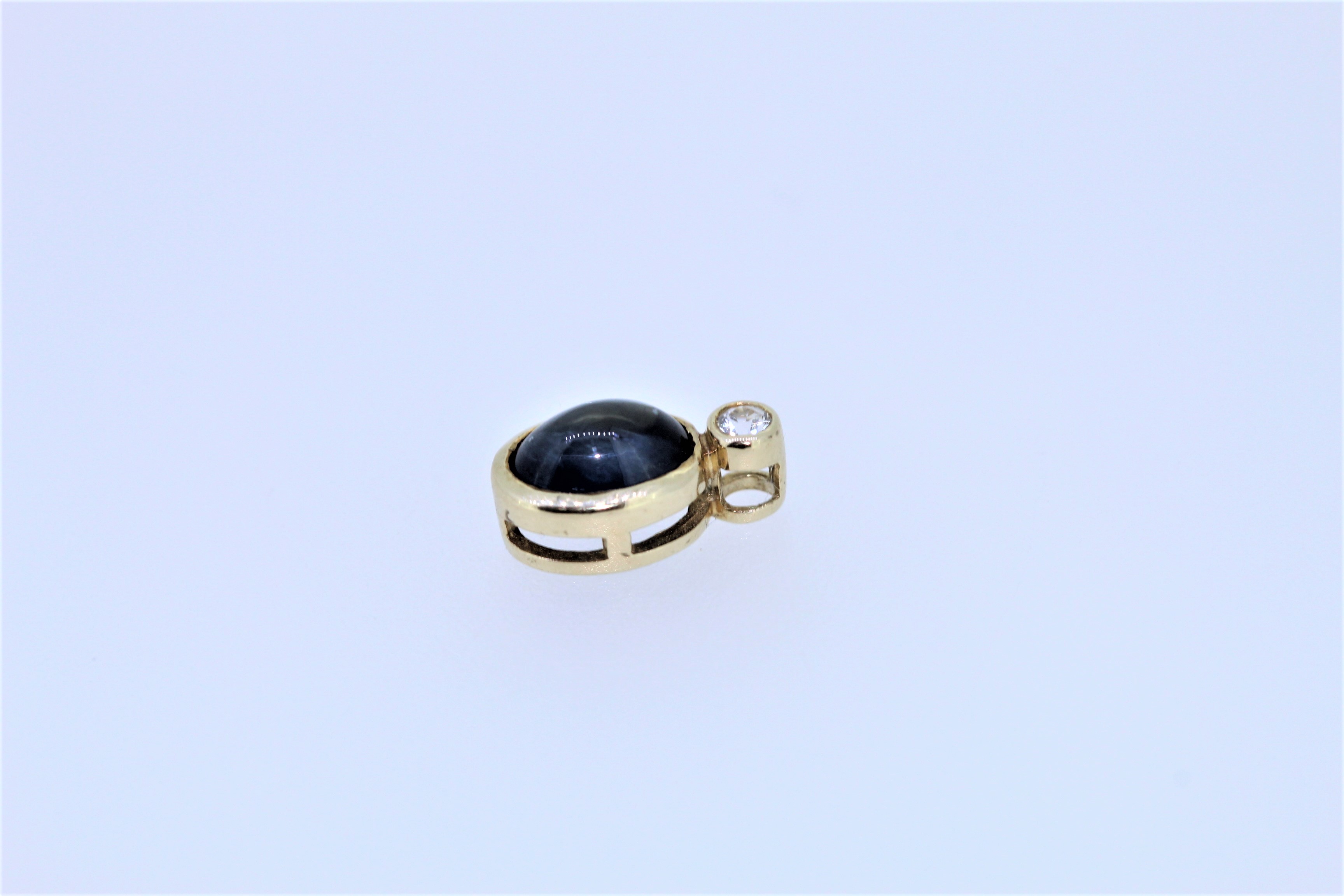 9k Yellow Gold Sapphire And Diamond Set Pendant - Image 2 of 5