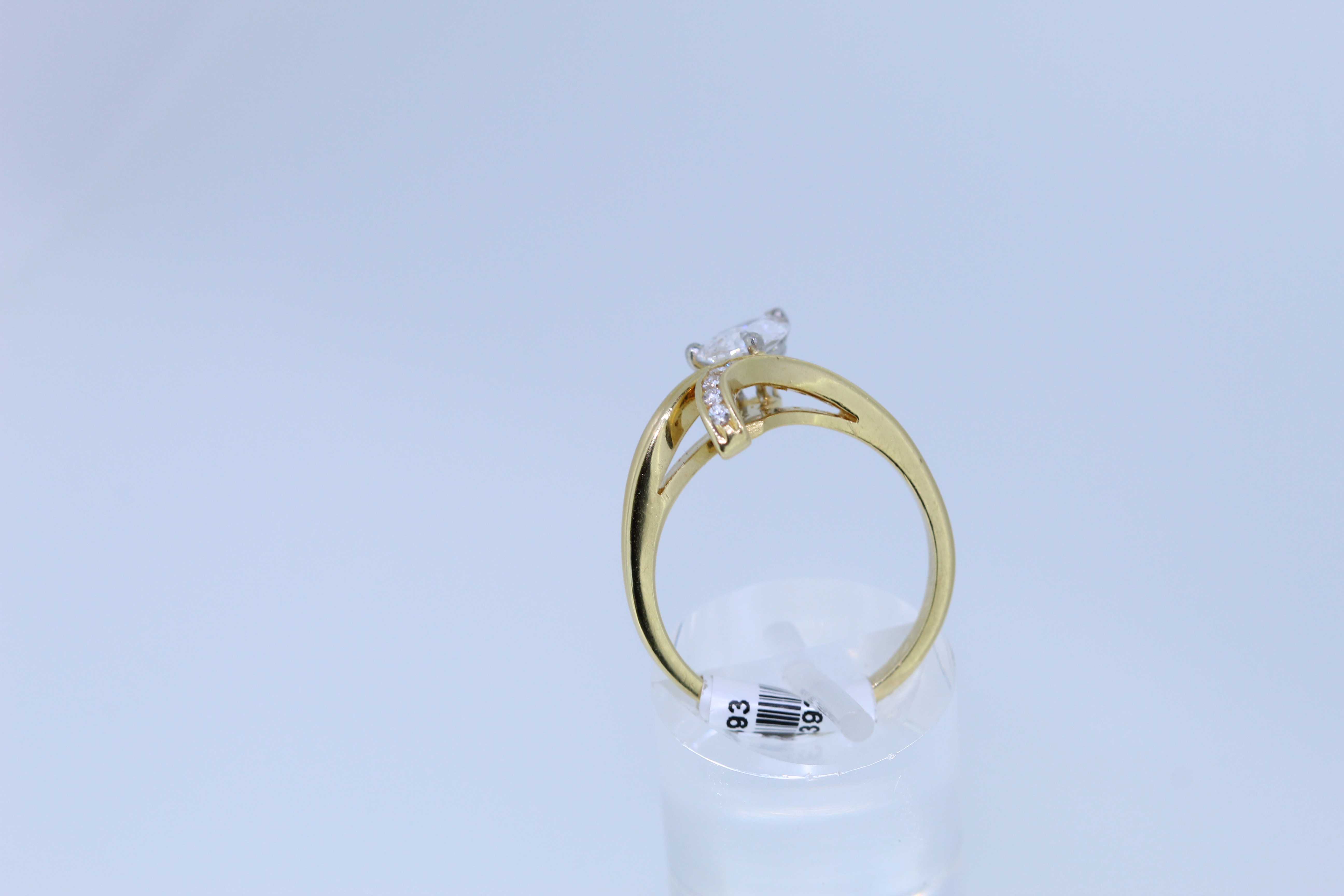 18ct Yellow Gold Pear Cut Diamond Ring - Image 3 of 5