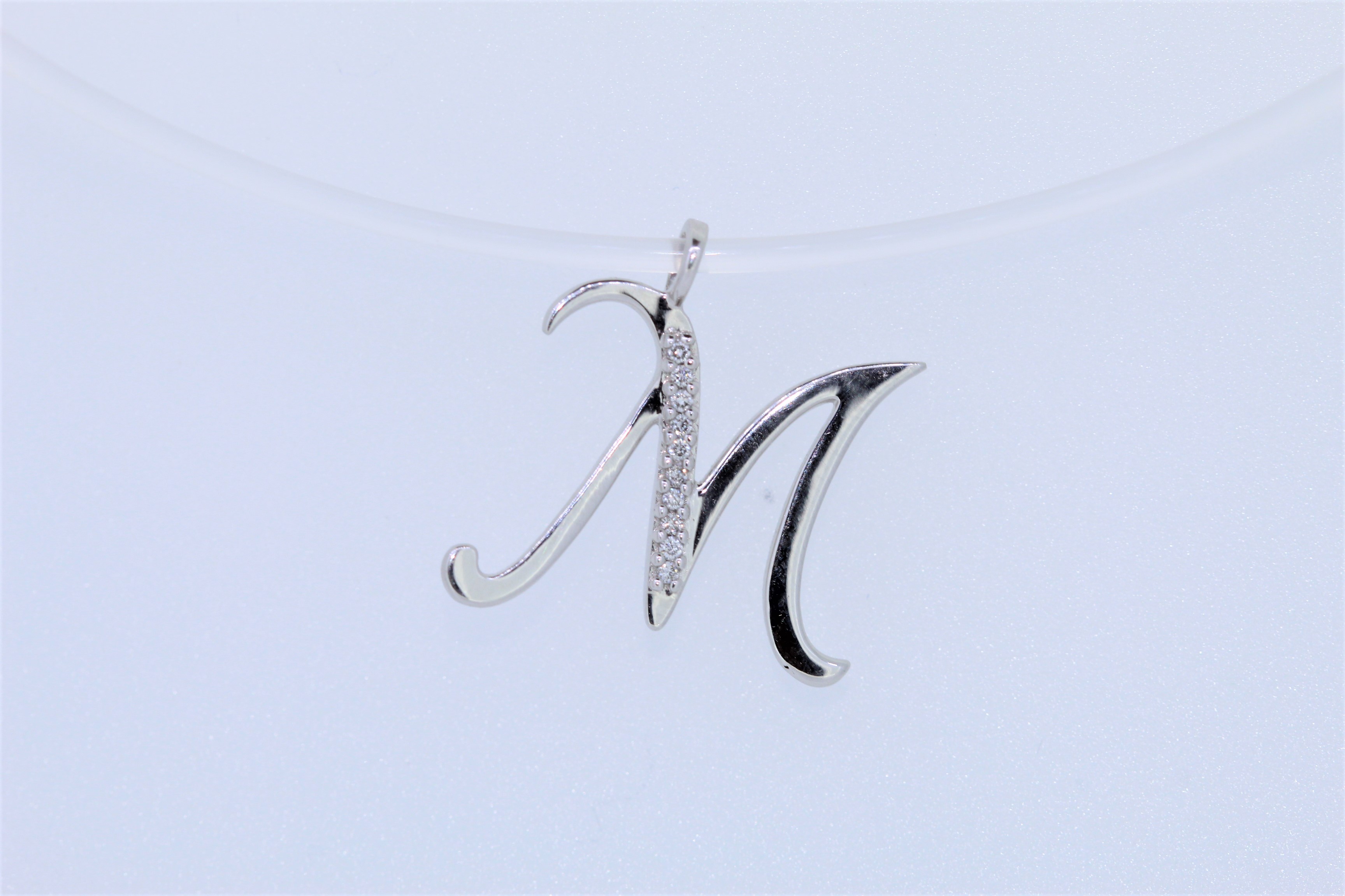 9k White Gold Diamond Set M Initial Pendant - Image 2 of 2