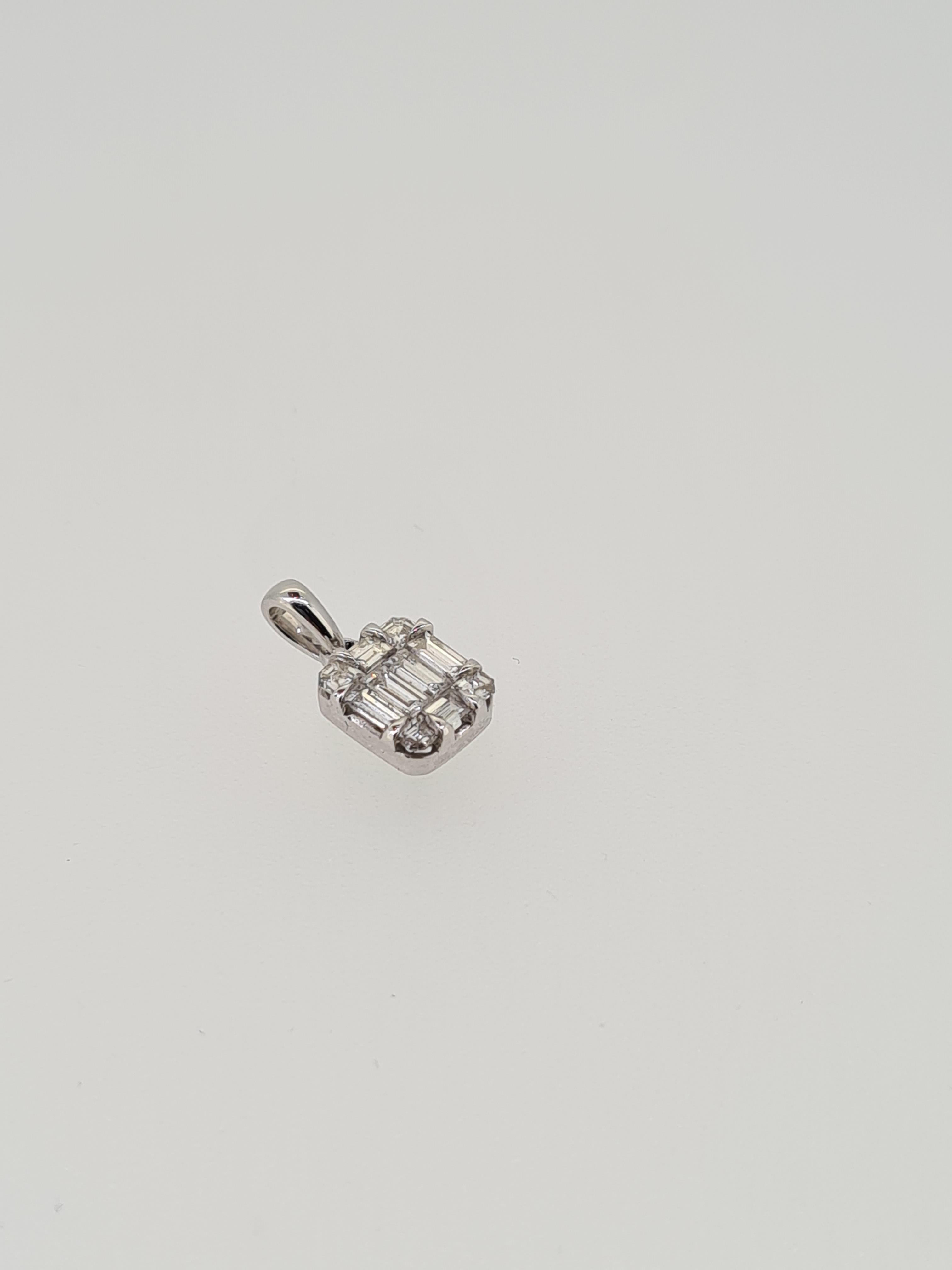 18ct white gold diamond set pendant - Image 2 of 5