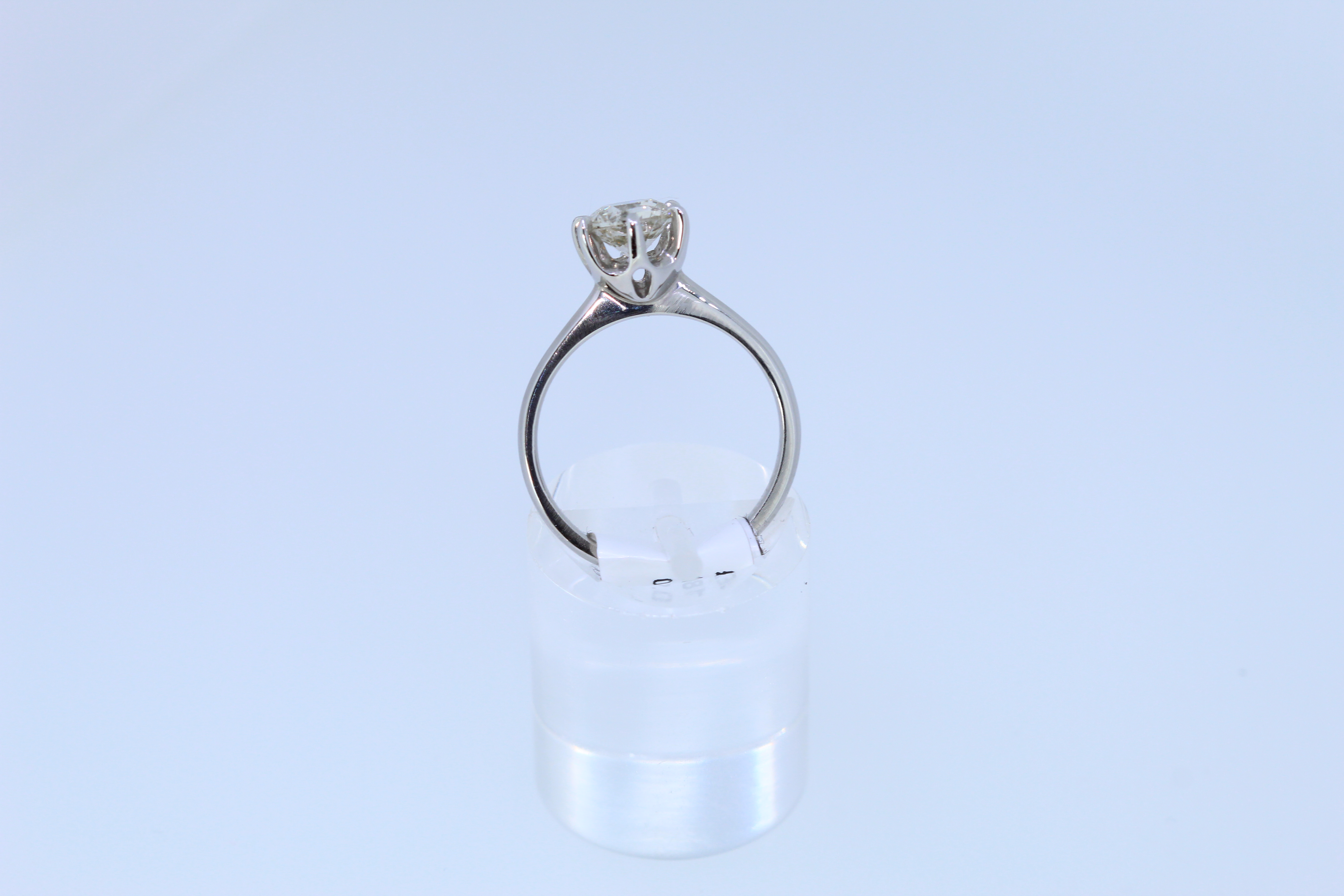 18ct White Gold Solitaire Diamond Ring - Image 4 of 6