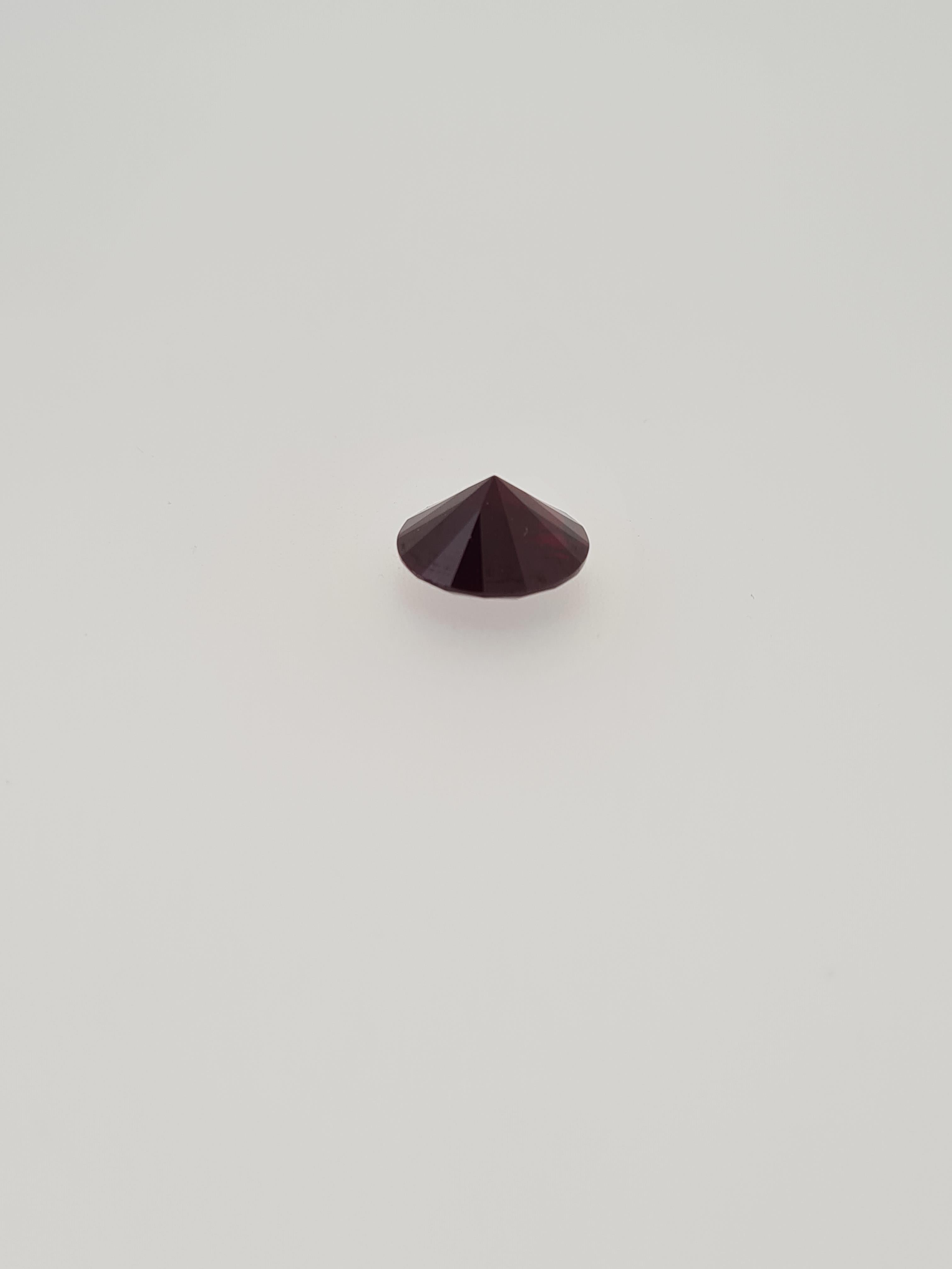 Garnet round cut gem stone - Image 2 of 6