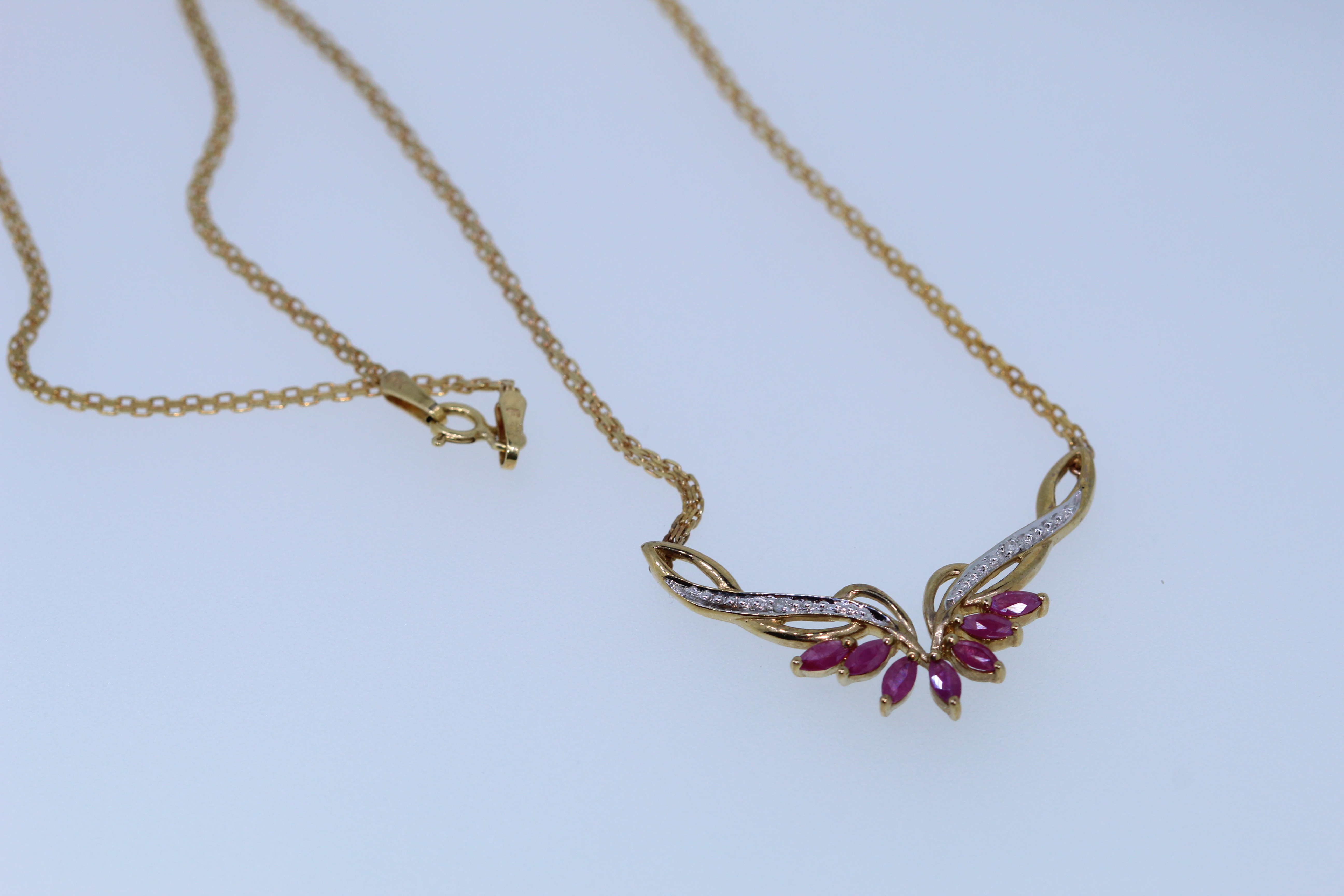 9k Yellow Gold Ruby And Diamond Necklace - Image 4 of 4