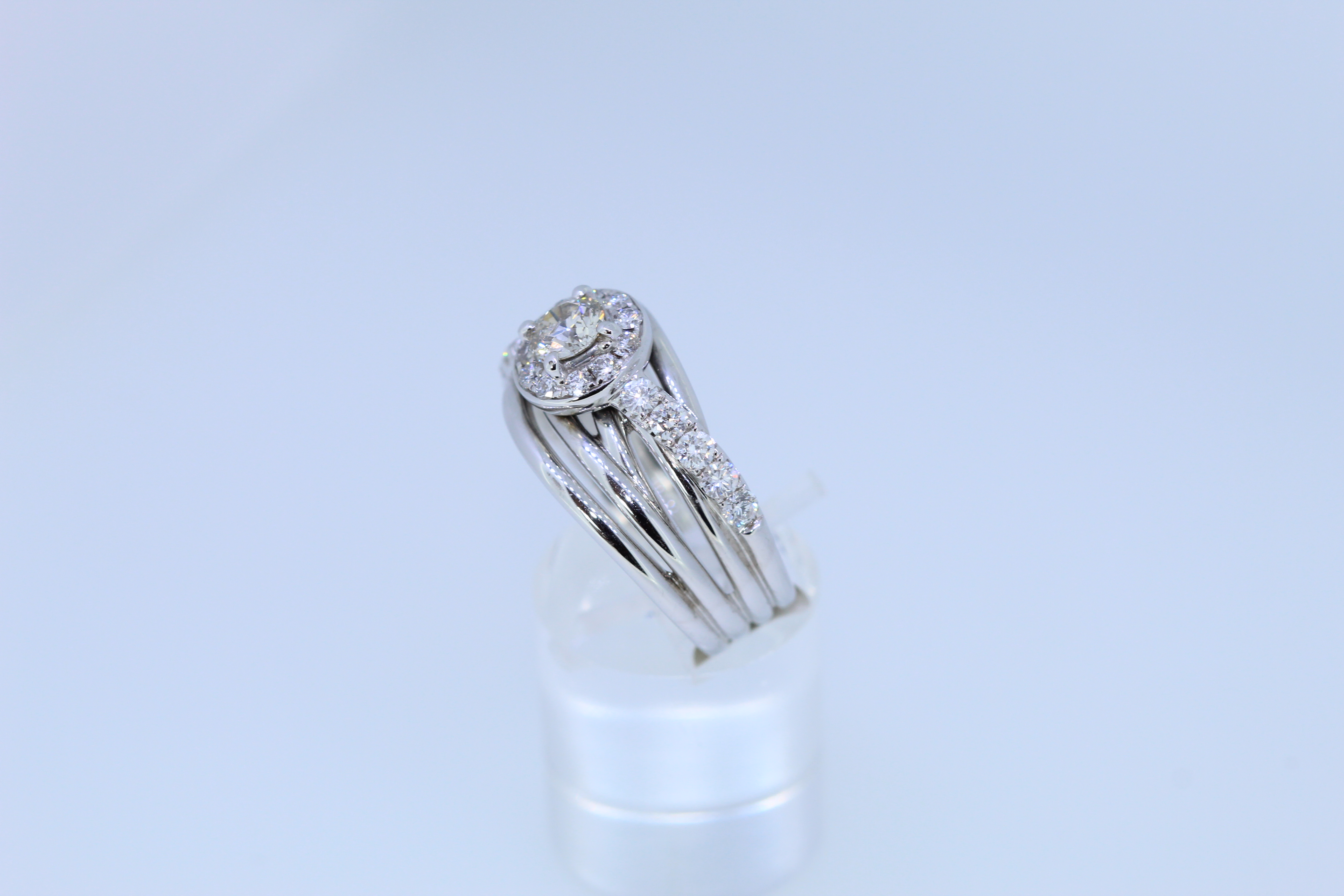 18ct White Gold Diamond Set Heavy Band - Image 3 of 5