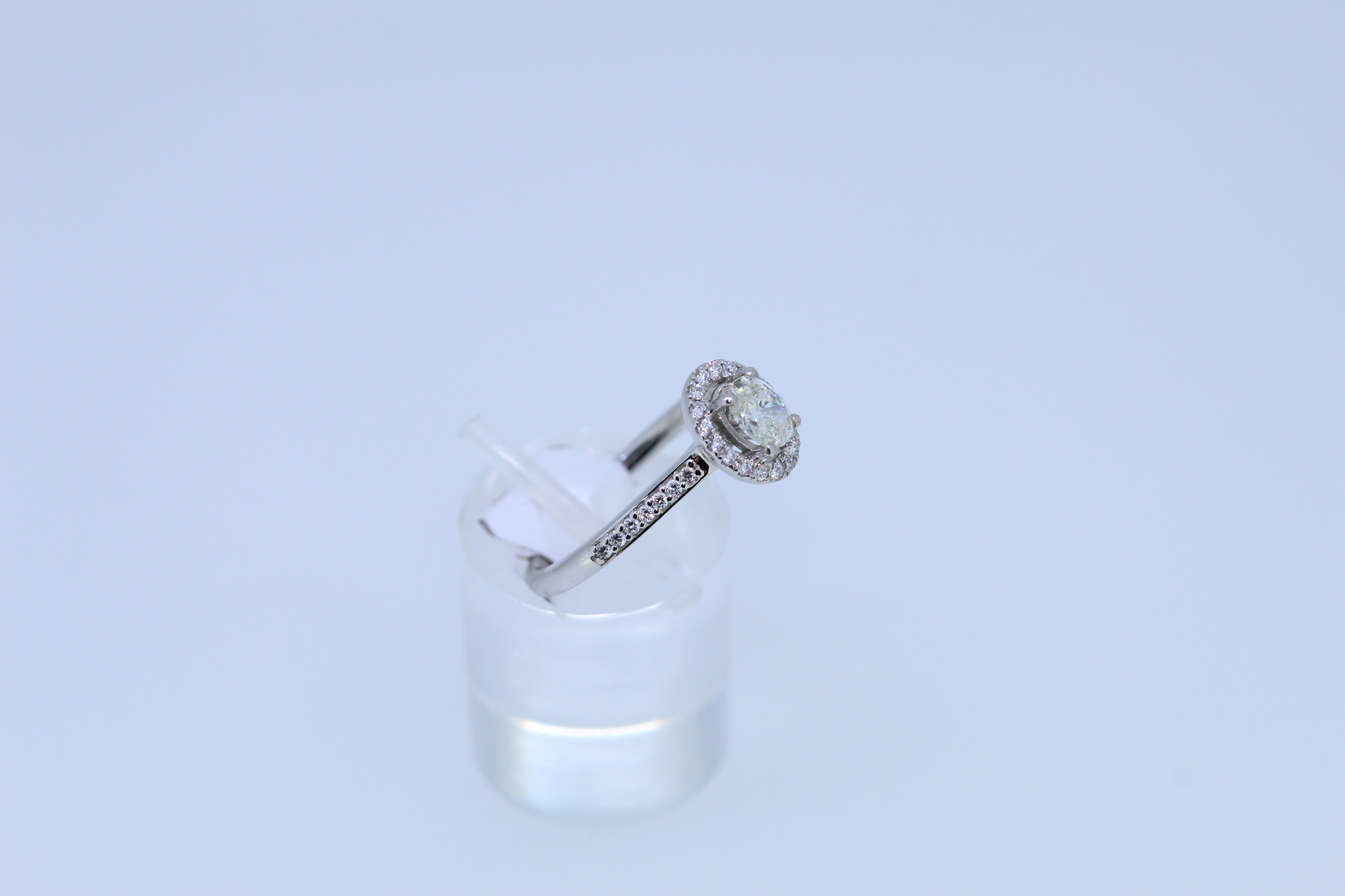 Platinum Oval Cut Halo Diamond Ring - Image 2 of 5