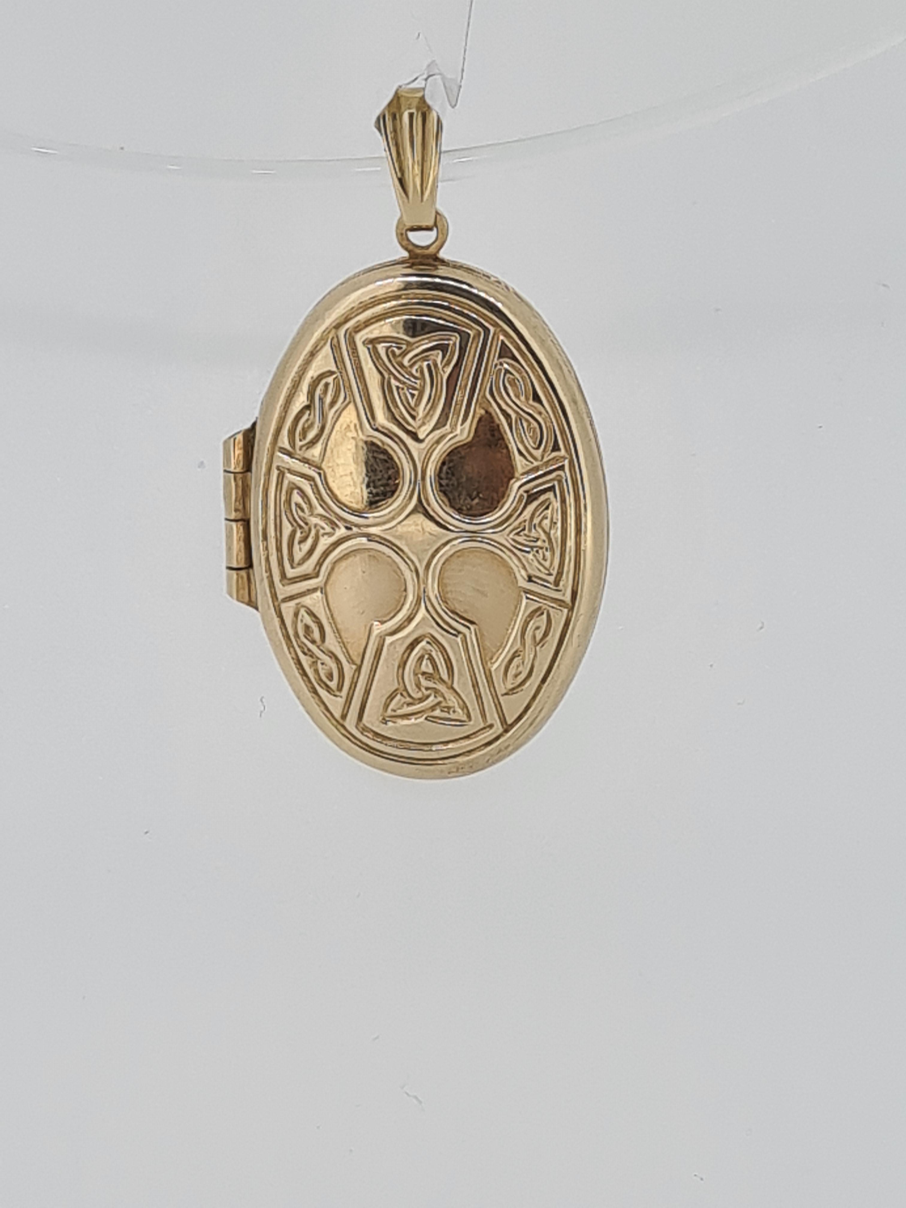 9ct yellow gold celtic design locket - Image 4 of 4